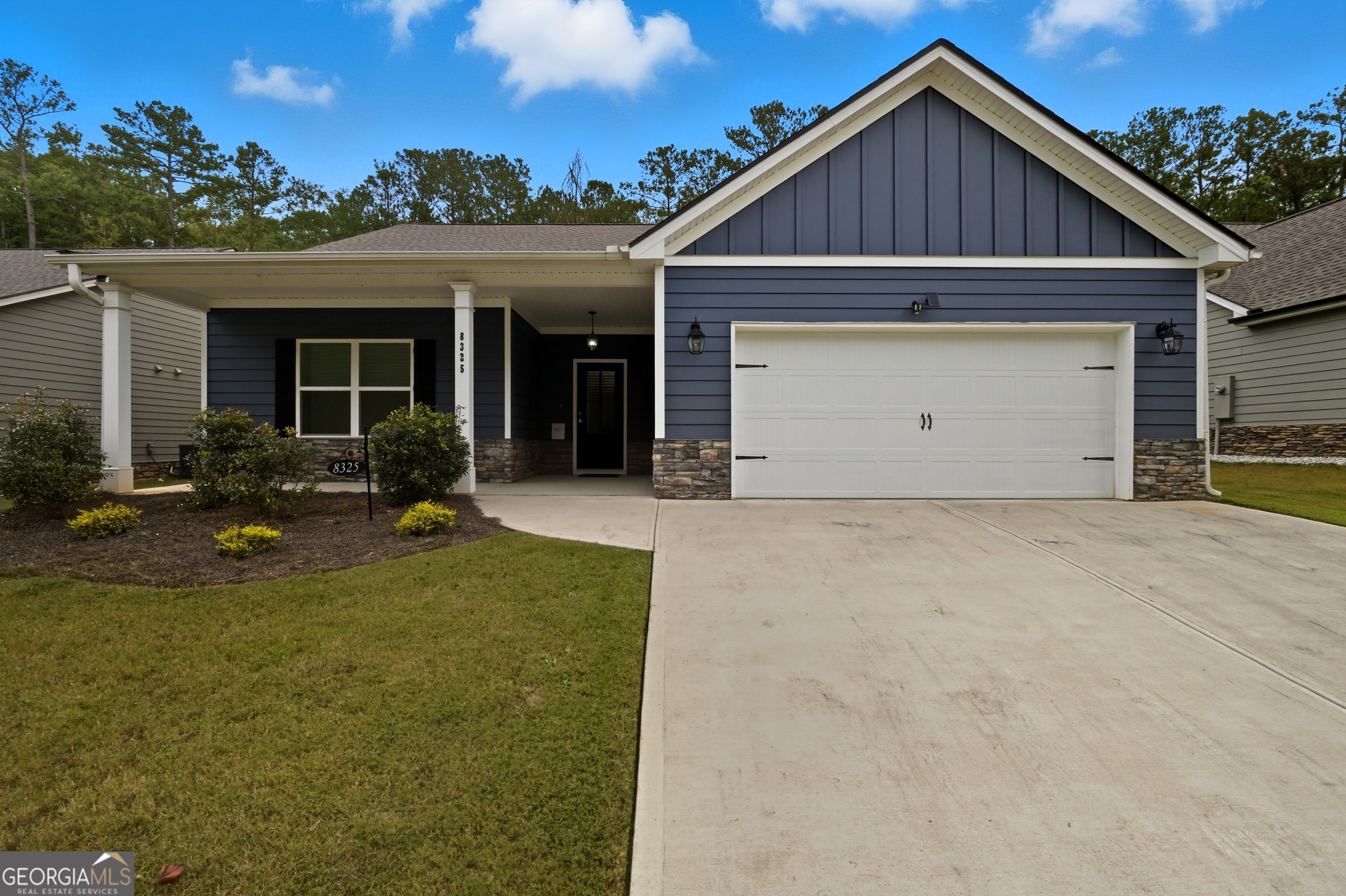 8325 Loch Lomand Lane Property Photo 1