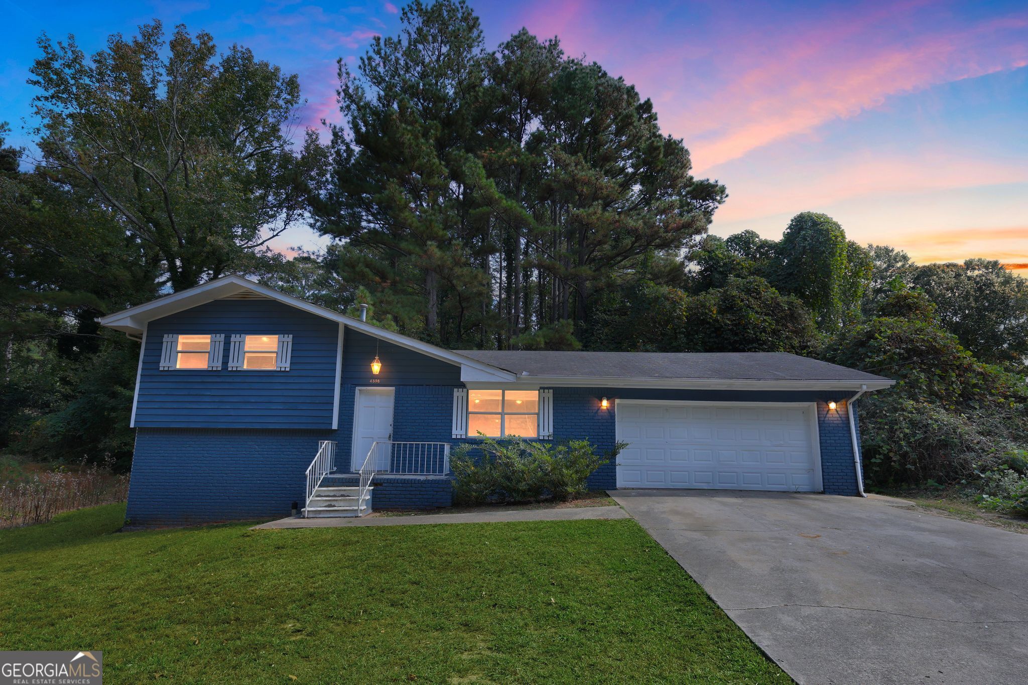 4598 Ashmore Drive Property Photo 3