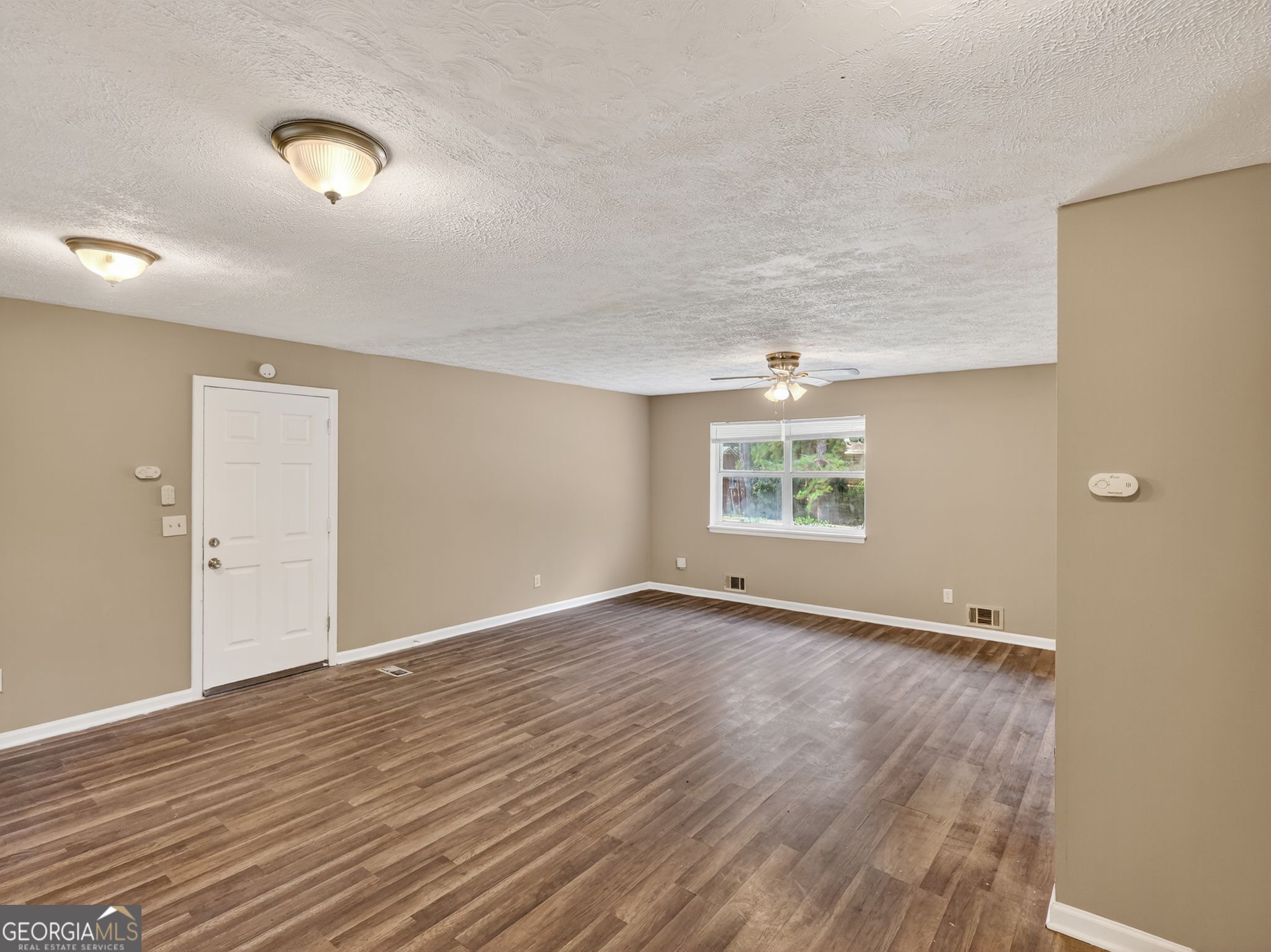 4598 Ashmore Drive Property Photo 13