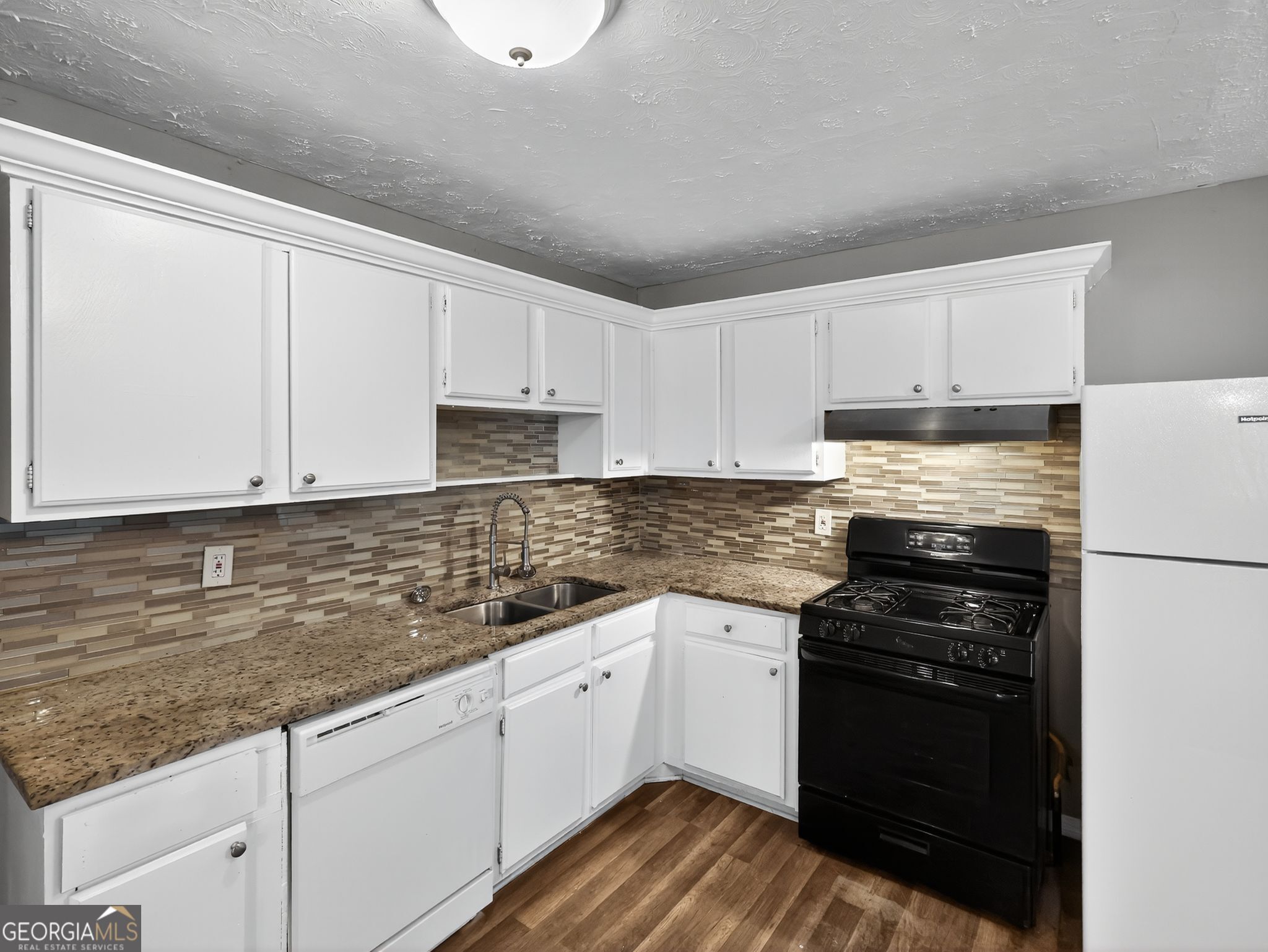 4598 Ashmore Drive Property Photo 16