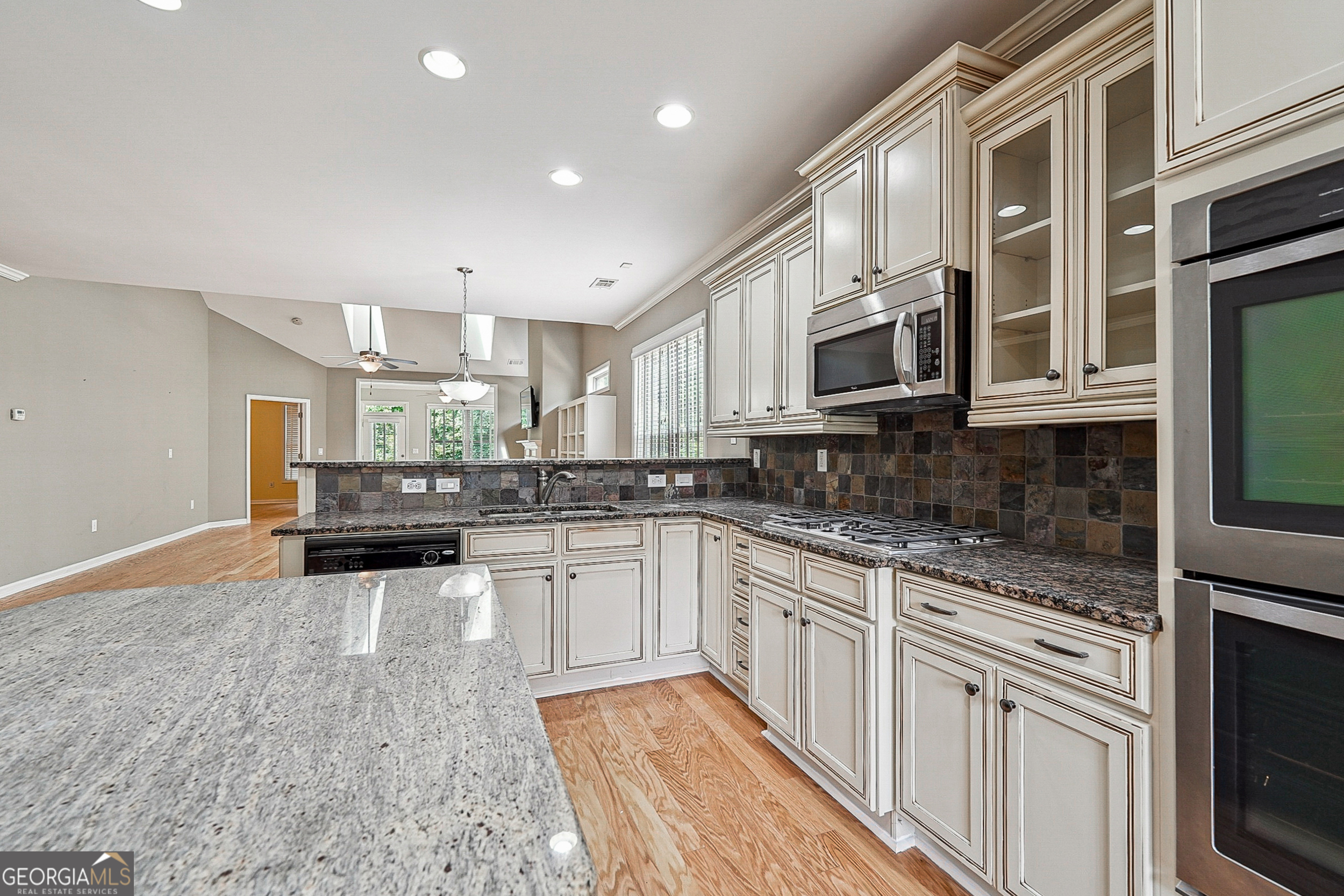 6722 Blue Heron Way Property Photo 8