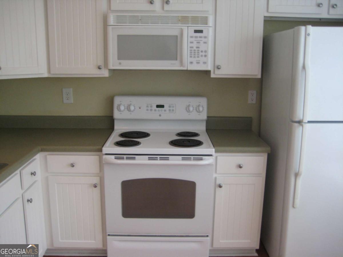 1035 Barnett Shoals Road # 223 Property Photo 6