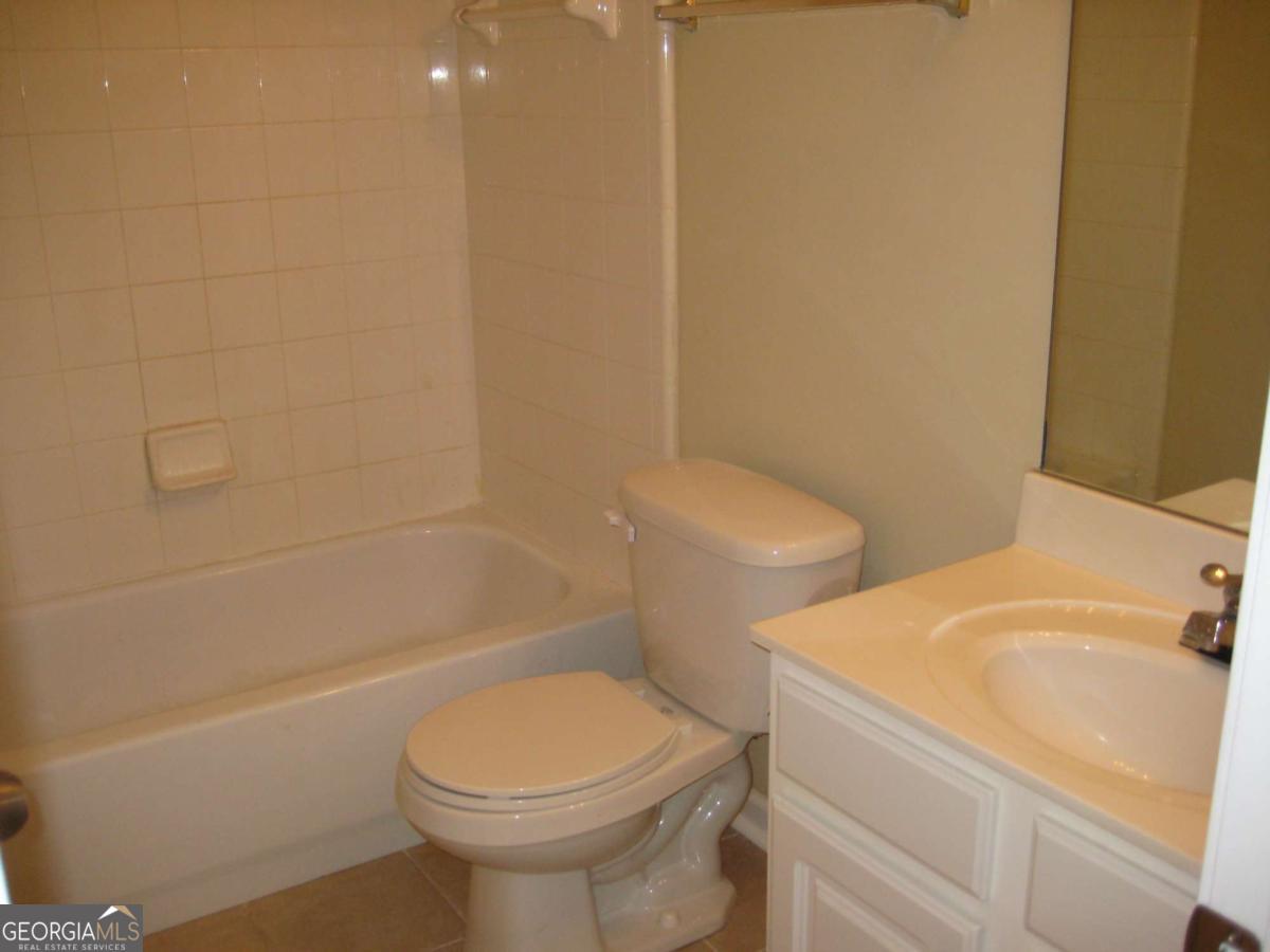 1035 Barnett Shoals Road # 223 Property Photo 8