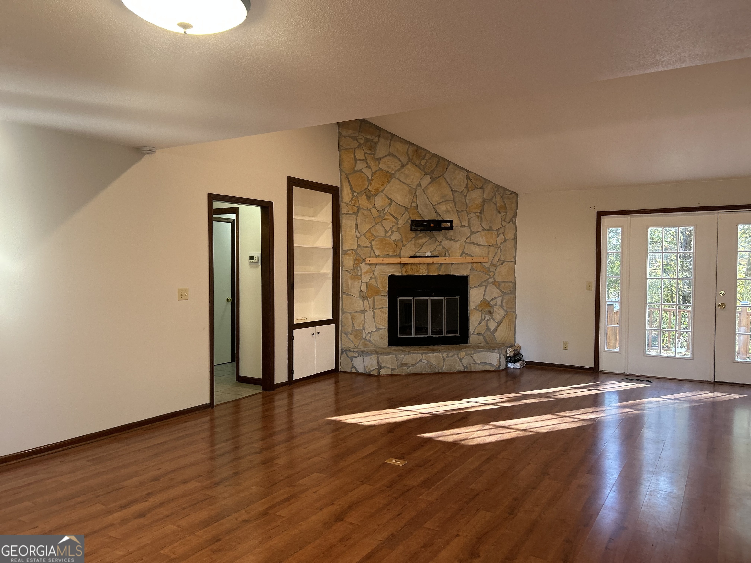 311 Overlook Drive Property Photo 5