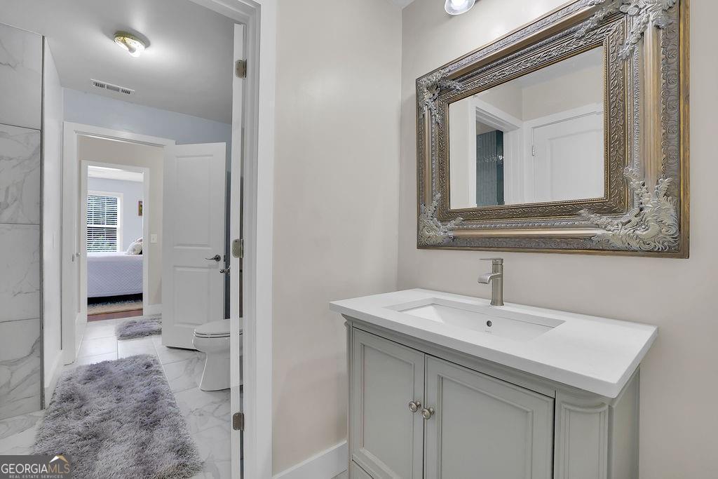 2075 Pine Tree Drive # B2 Property Photo 16
