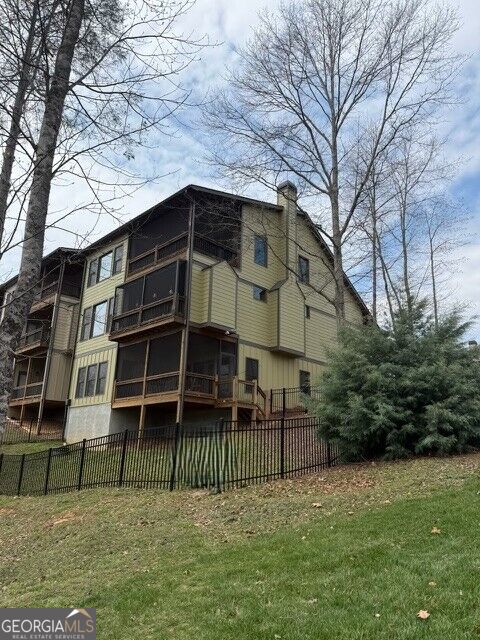 5 Upper Knoll Drive Property Photo 3
