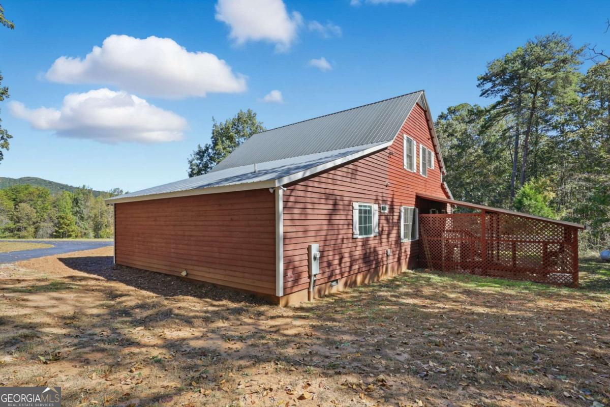 6752 Shoal Creek Road Property Photo 3