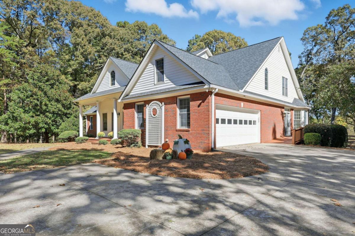 6752 Shoal Creek Road Property Photo 9