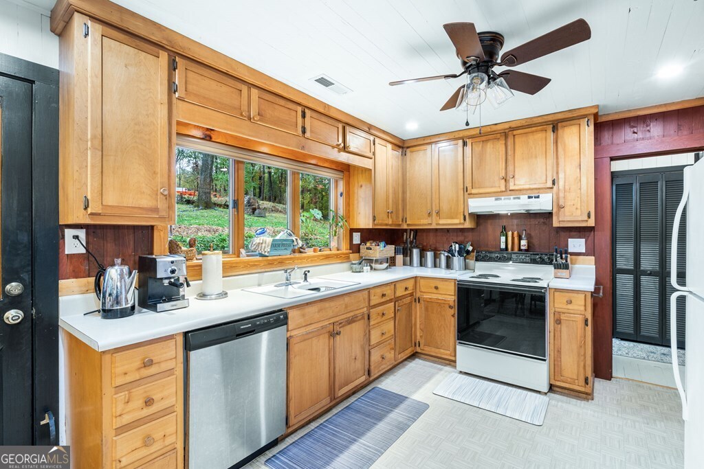 106 Settawig Road Property Photo 8