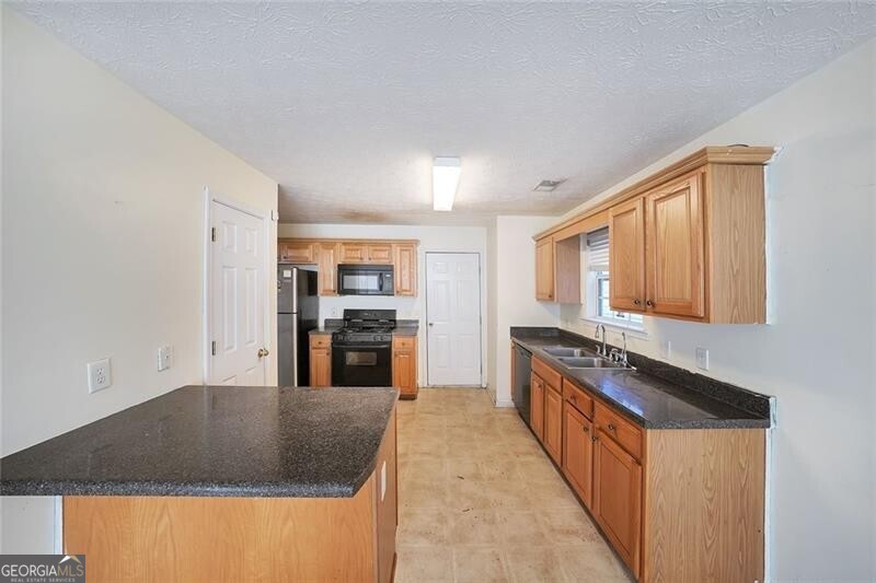 9886 Vista Circle Property Photo 8