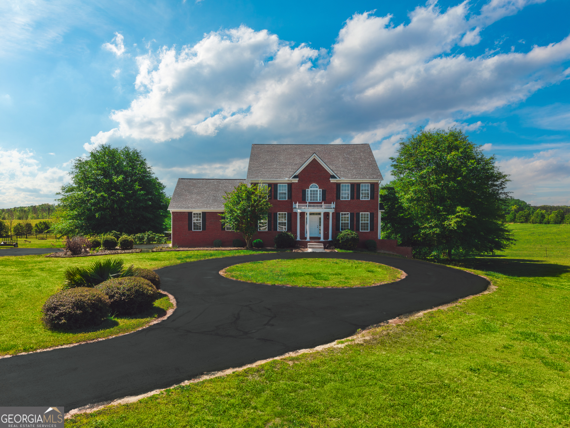 724 Teamon Road Property Photo 1