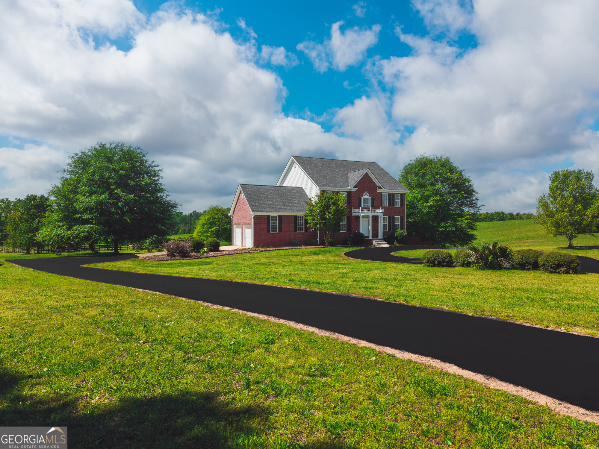 724 Teamon Road Property Photo 4