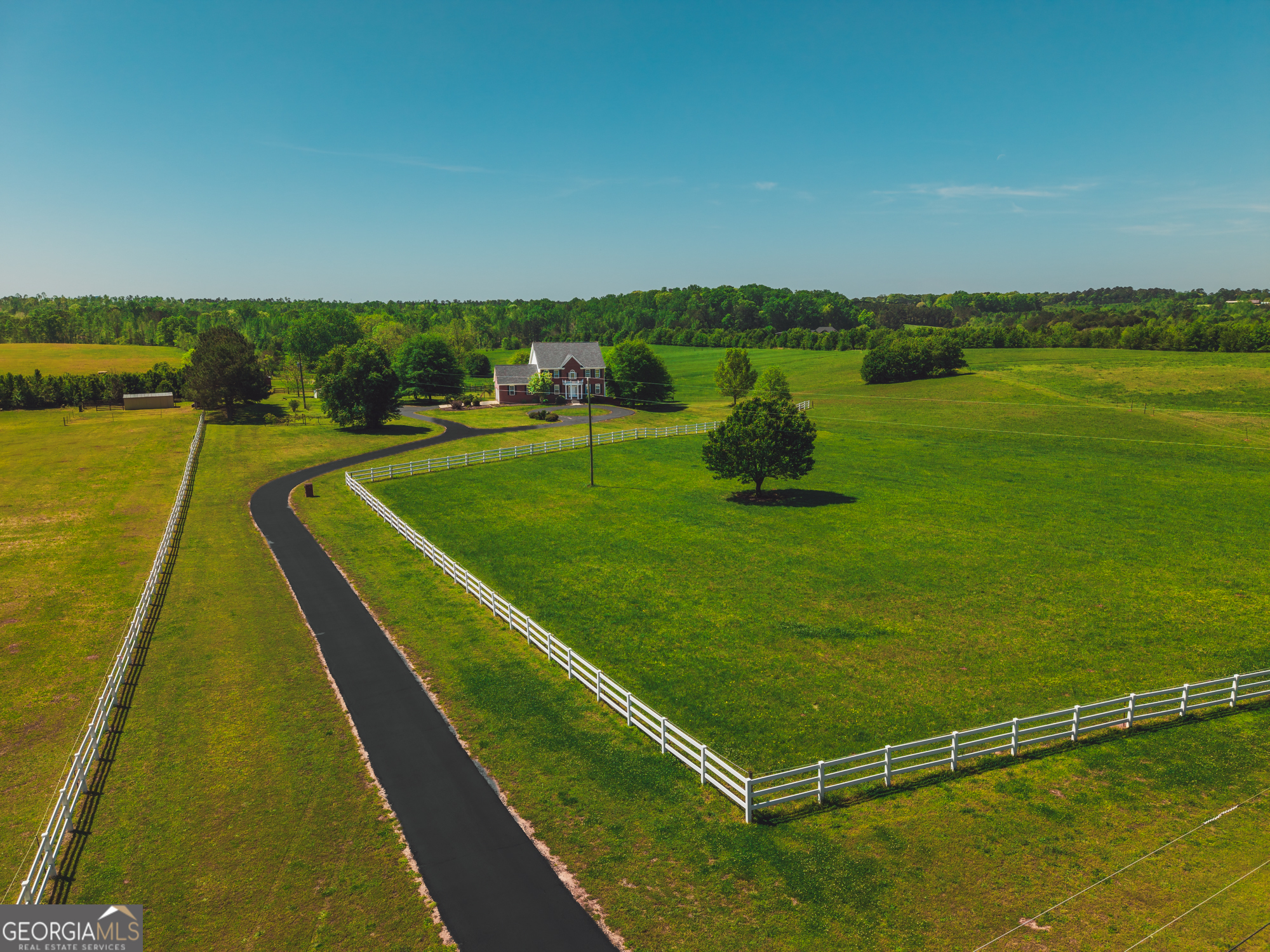 724 Teamon Road Property Photo 8