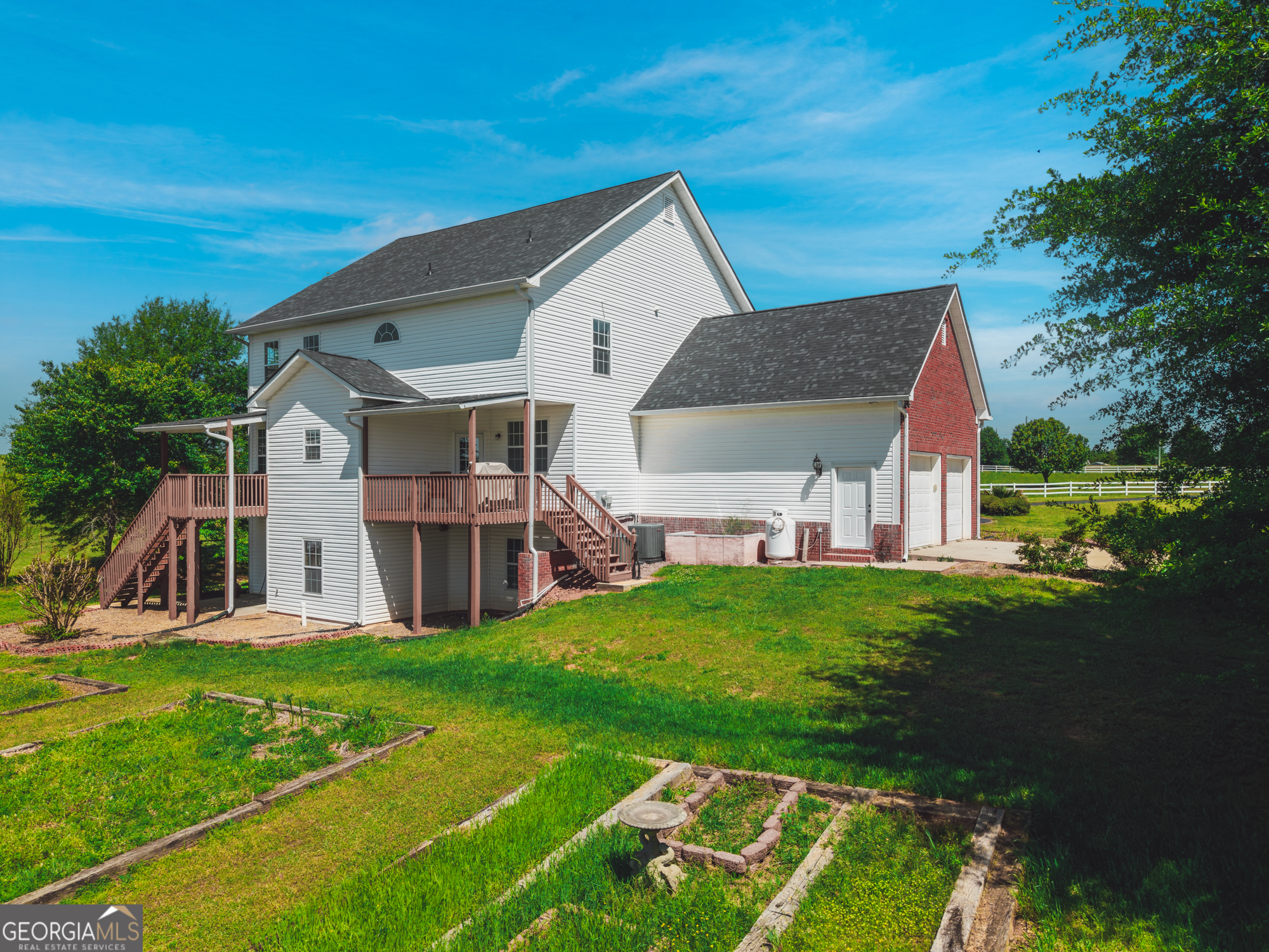 724 Teamon Road Property Photo 10