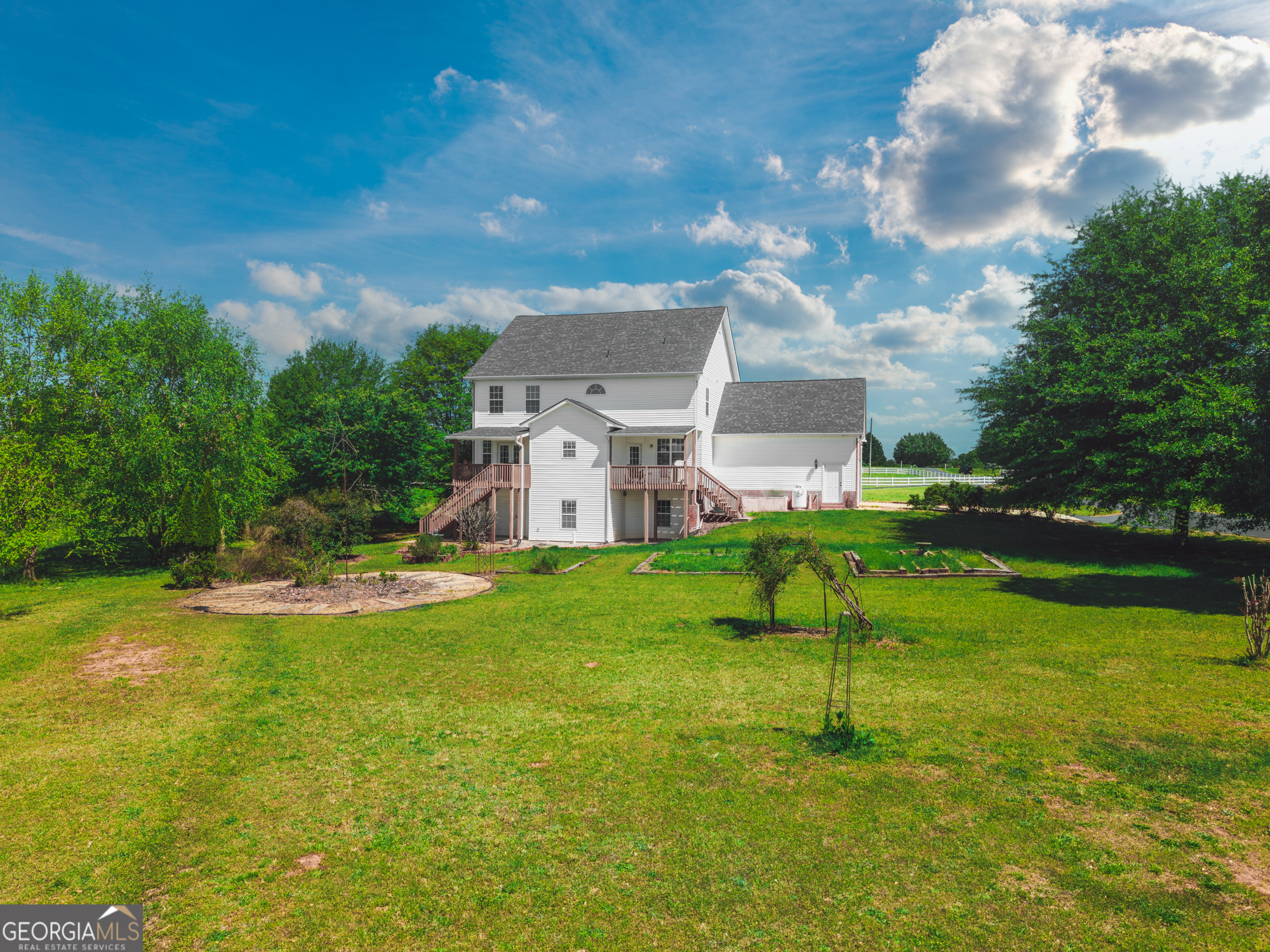 724 Teamon Road Property Photo 12