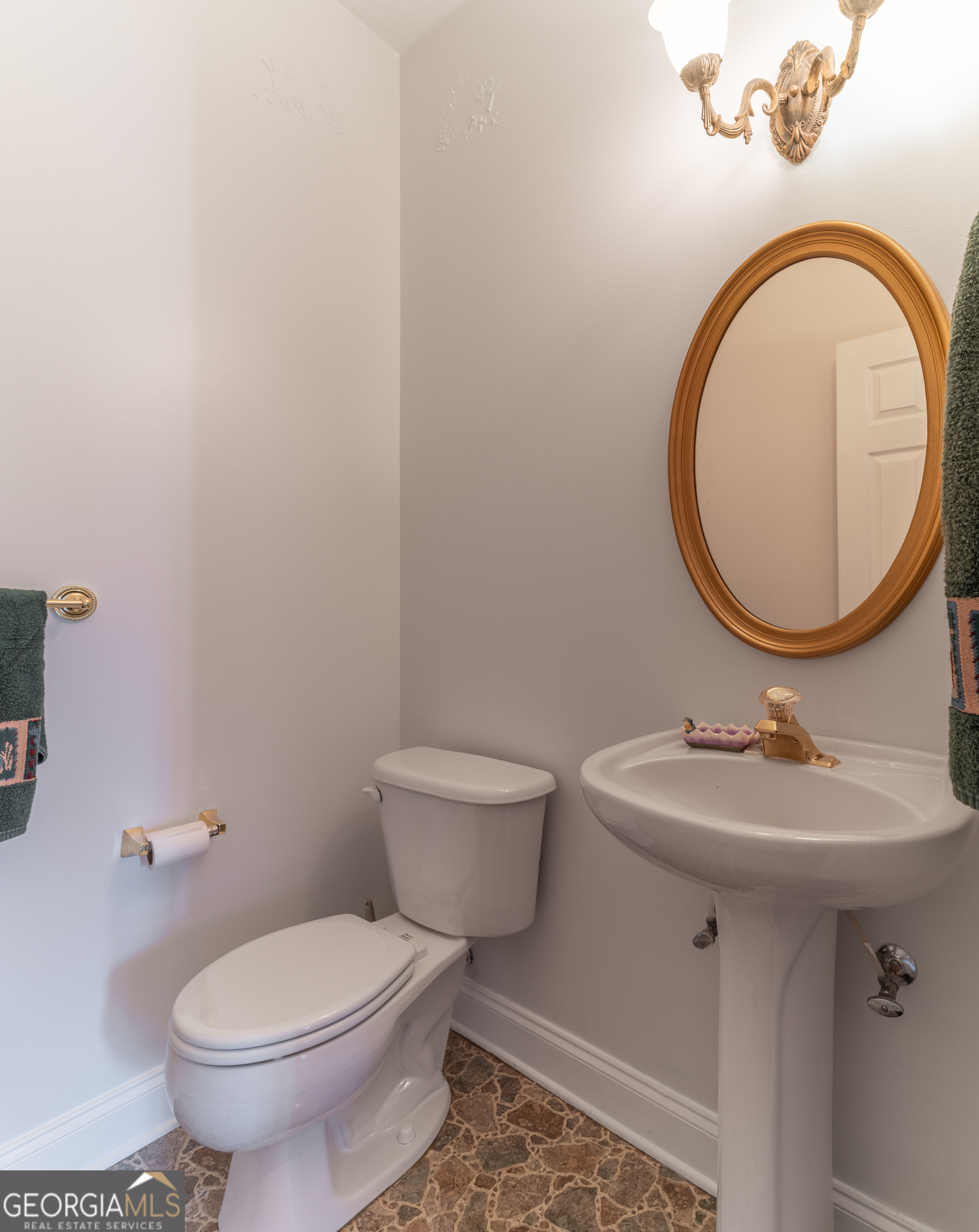 724 Teamon Road Property Photo 32