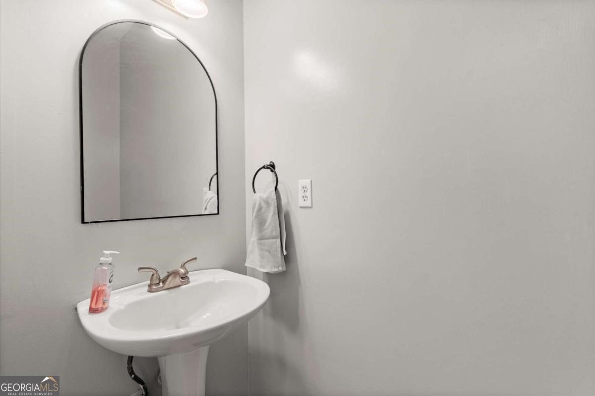 1020 Braelin Court Property Photo 16