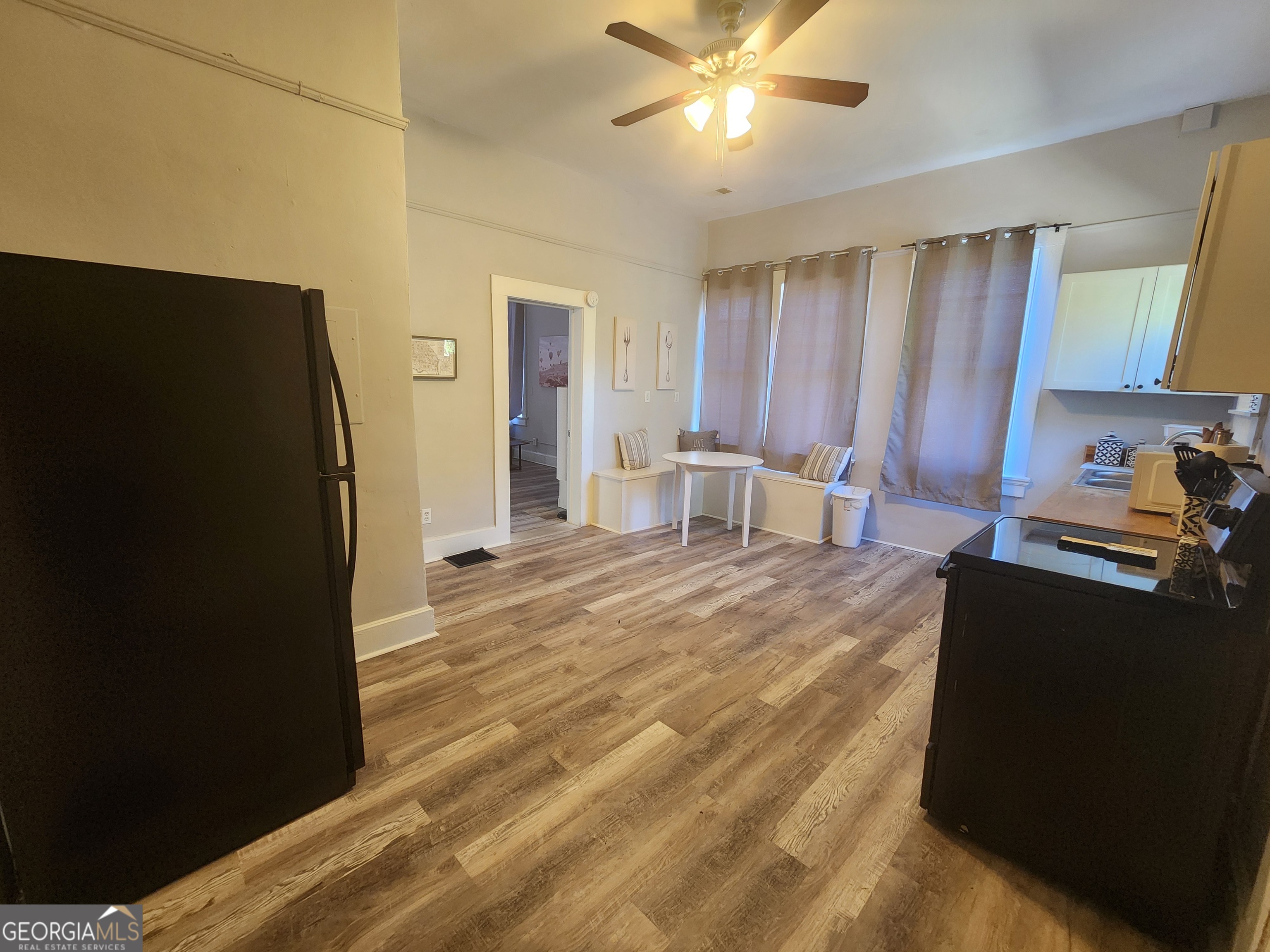 917 Oakview Avenue # 5 Property Photo 4