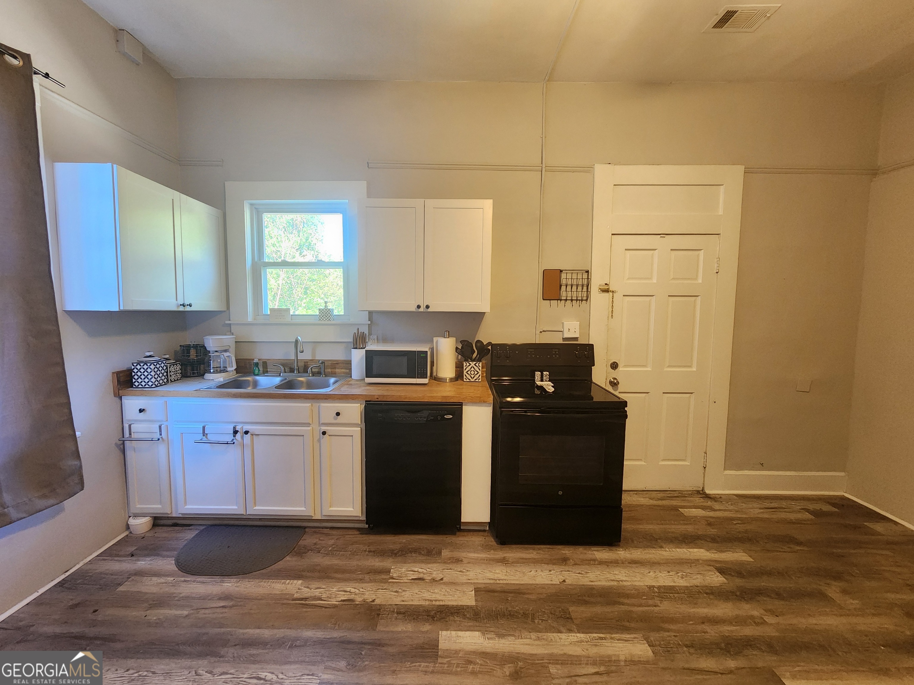917 Oakview Avenue # 5 Property Photo 6