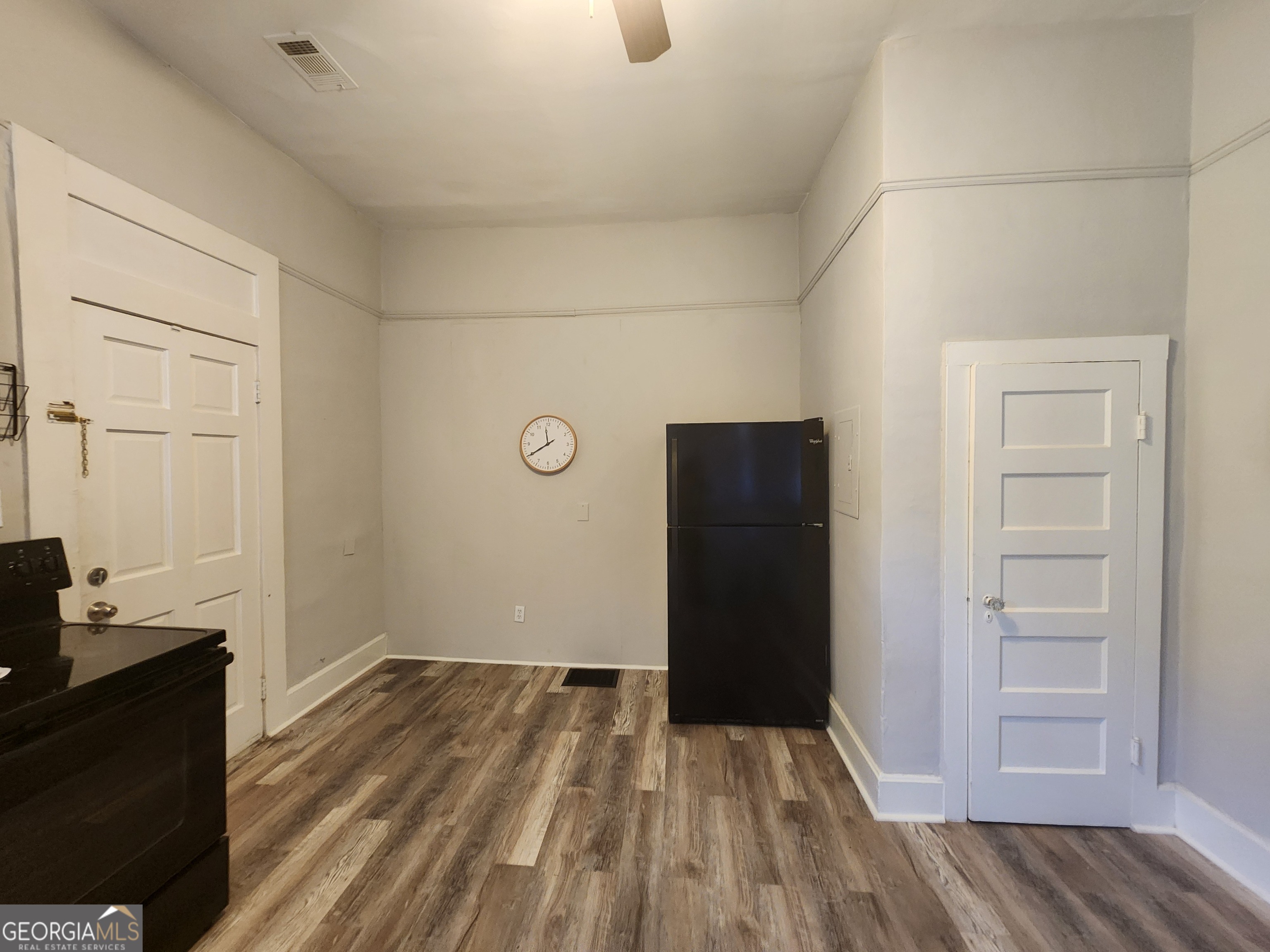 917 Oakview Avenue # 5 Property Photo 7