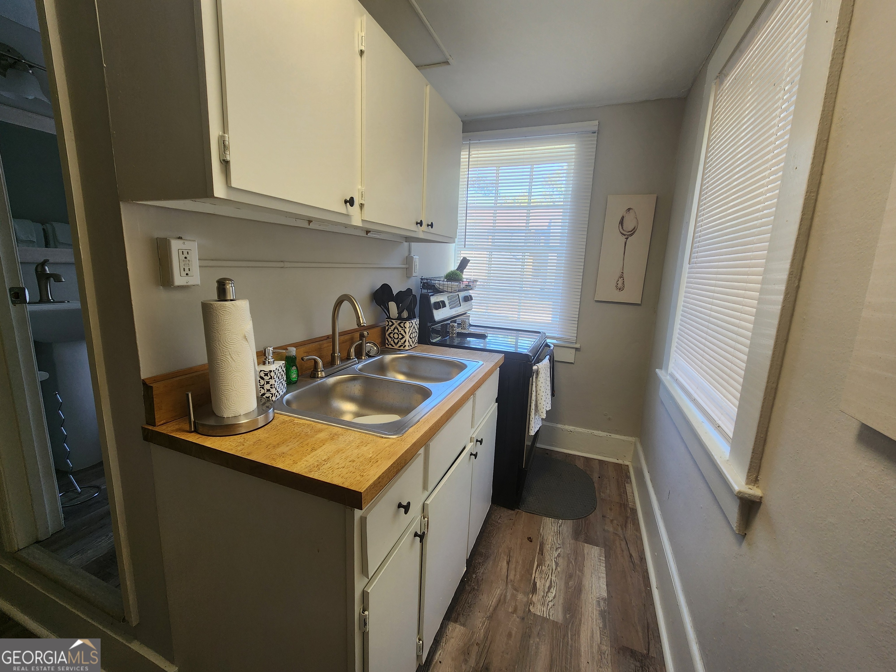 917 Oakview Avenue # 6 Property Photo 6