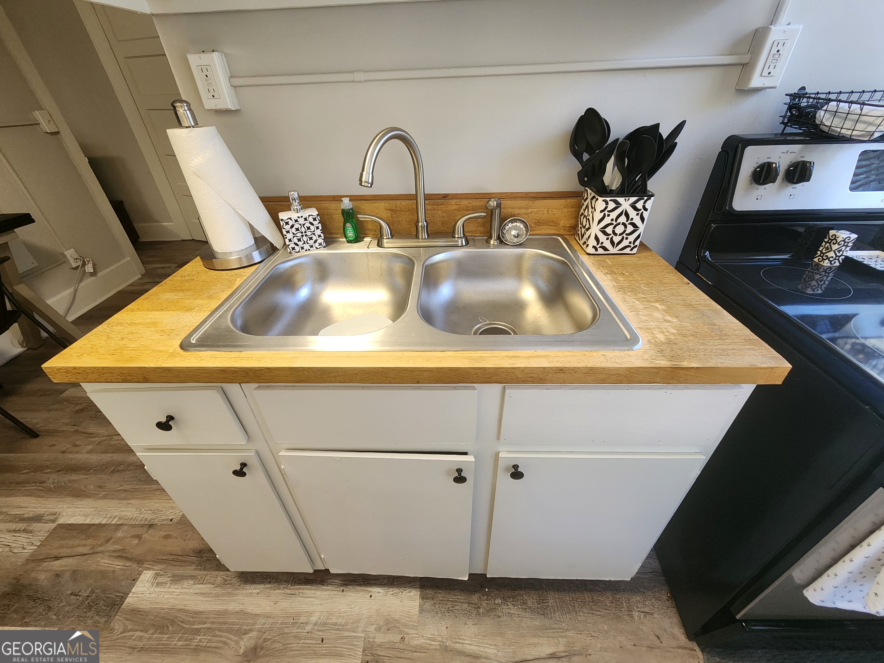 917 Oakview Avenue # 6 Property Photo 8