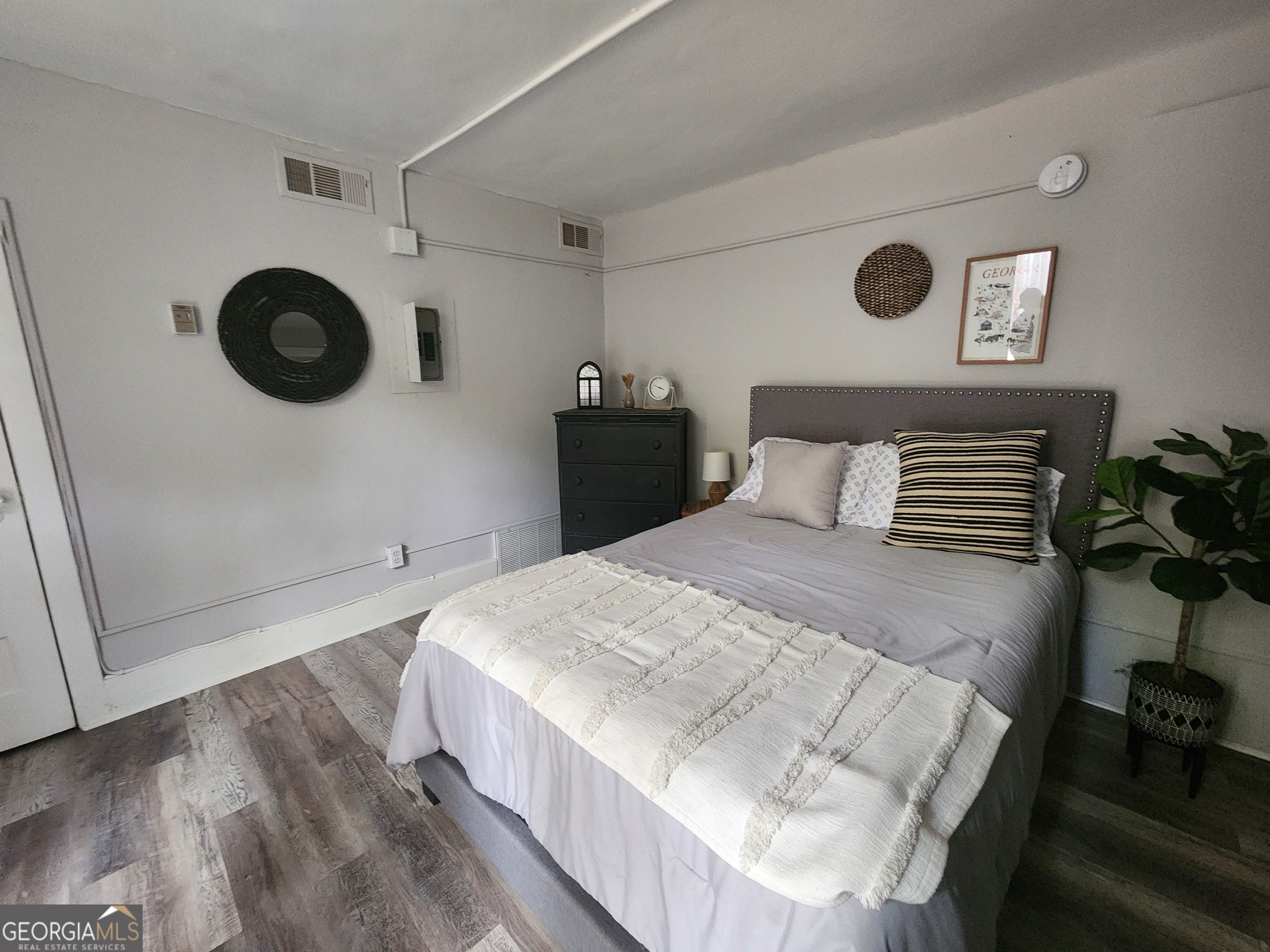 917 Oakview Avenue # 6 Property Photo 11