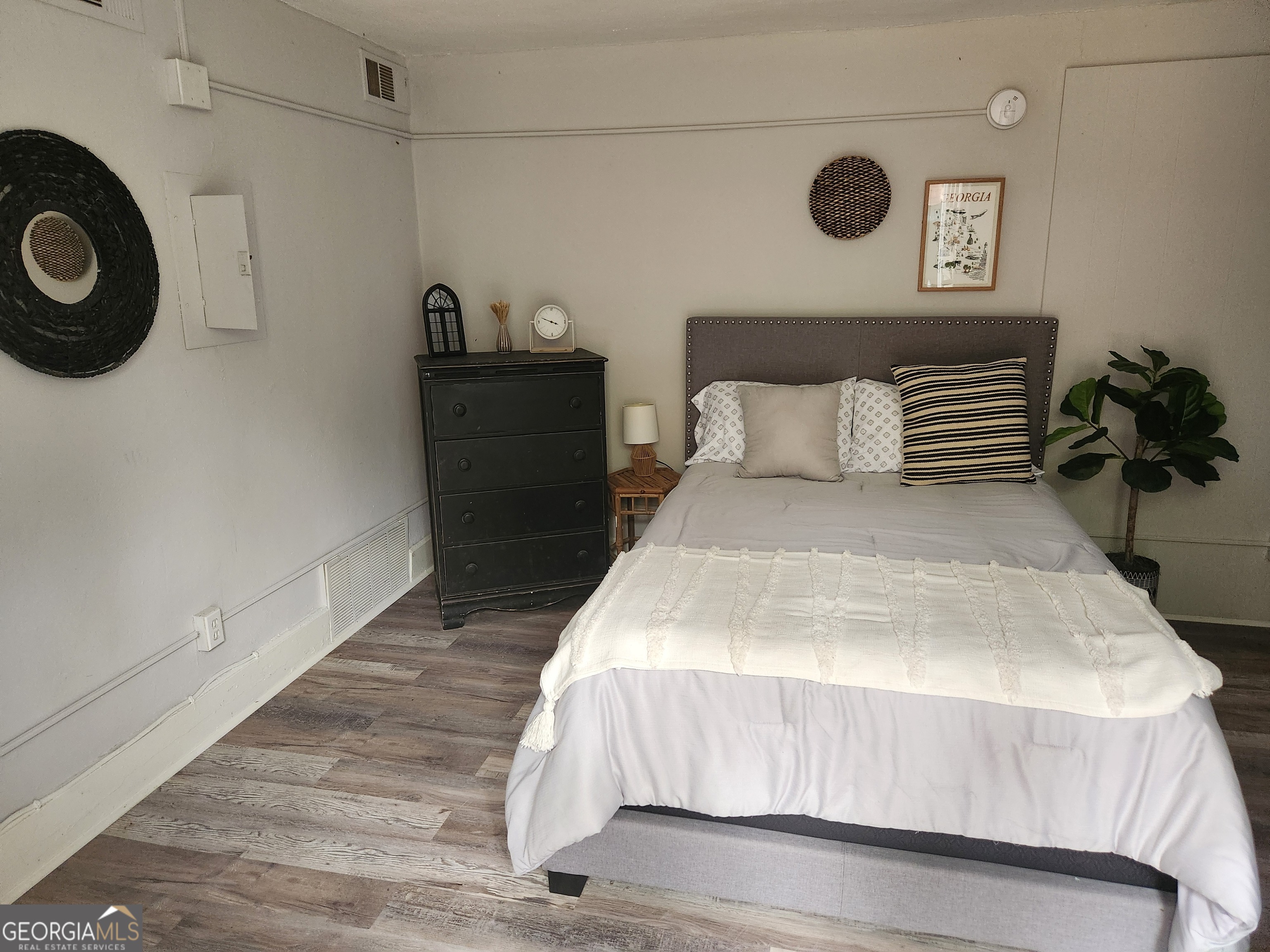 917 Oakview Avenue # 6 Property Photo 13