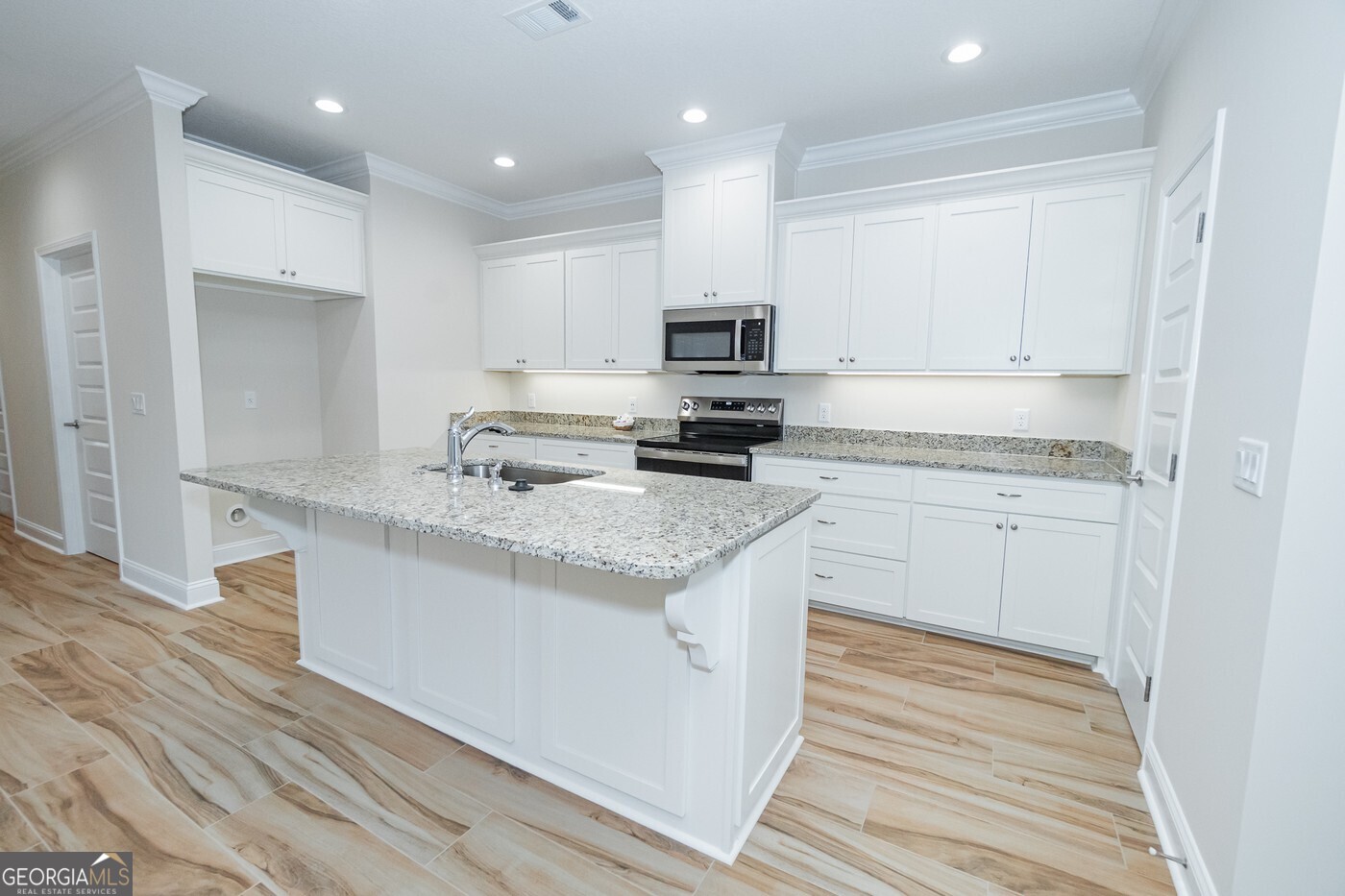 208 The Villas Way Property Photo 4