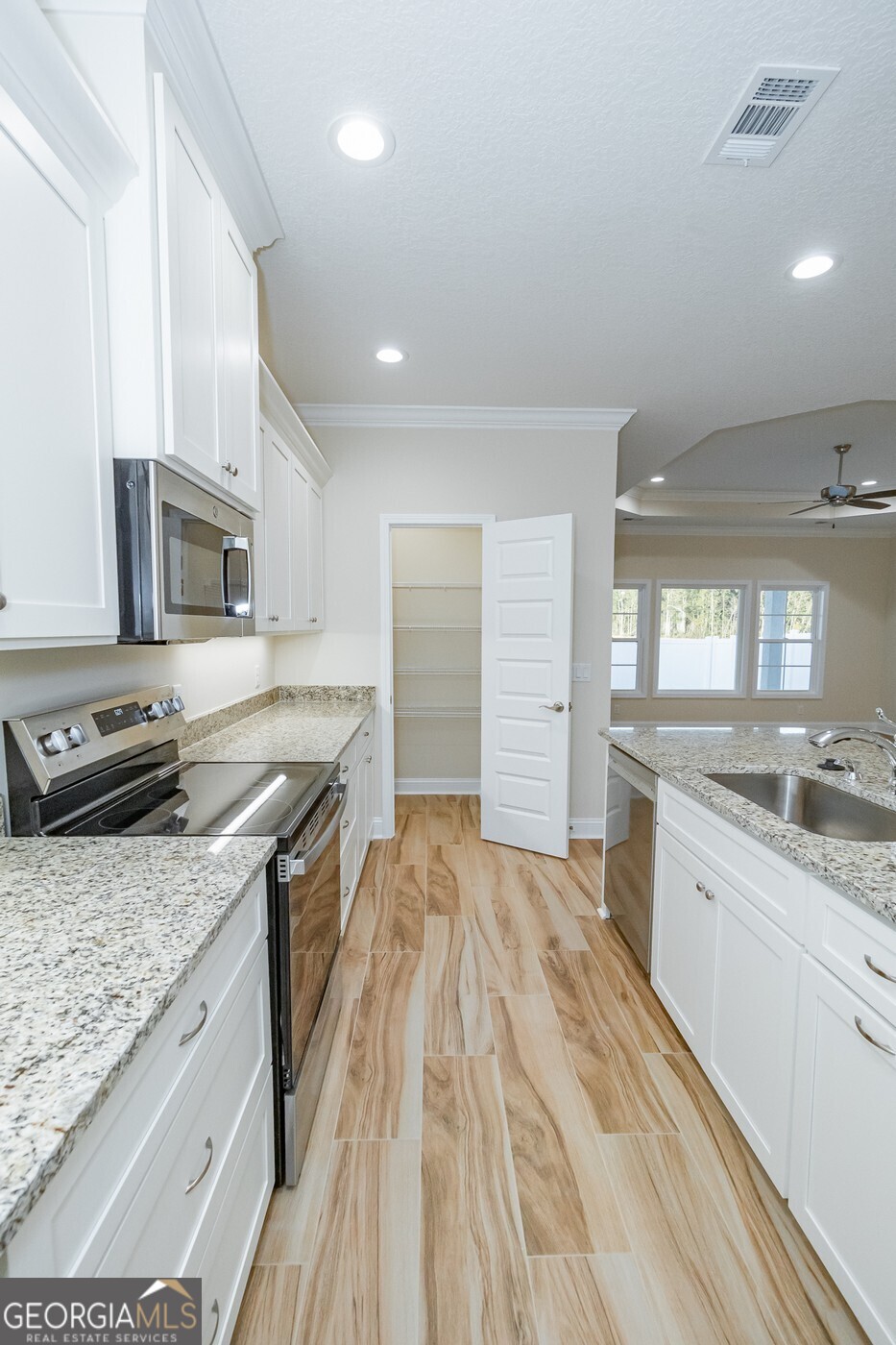 208 The Villas Way Property Photo 6