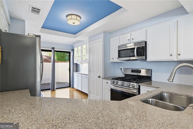78 Dunwoody Springs Drive # 78 Property Photo 2