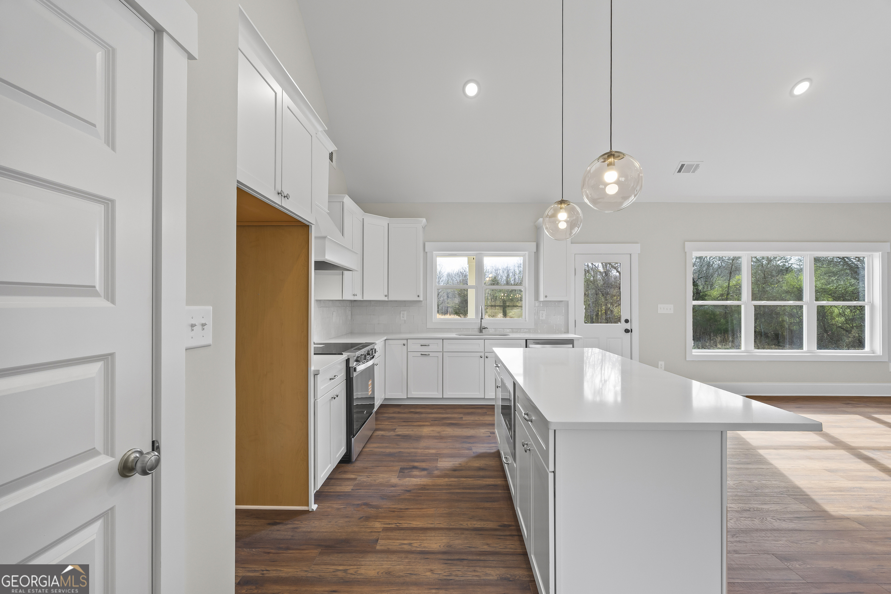 570 Davis Road Property Photo 48