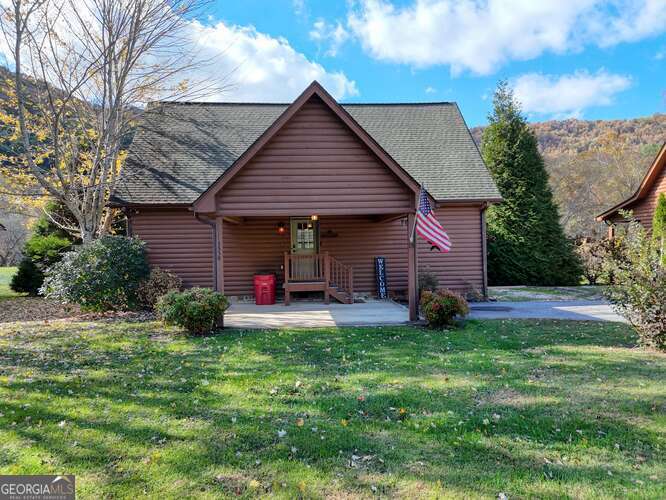 3558 Riverfront Lane Property Photo 2