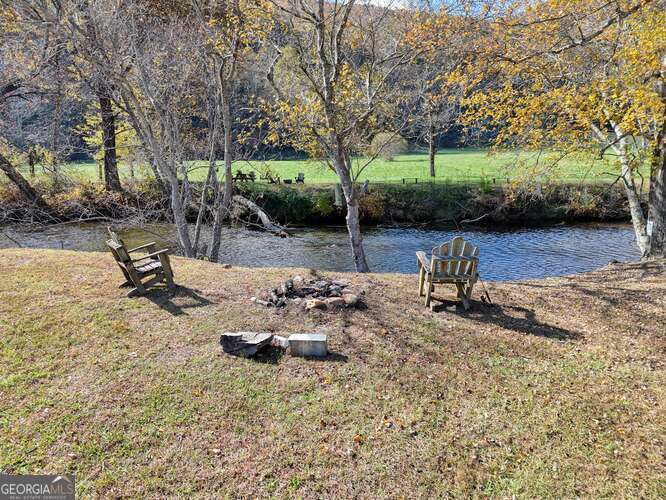 3558 Riverfront Lane Property Photo 6