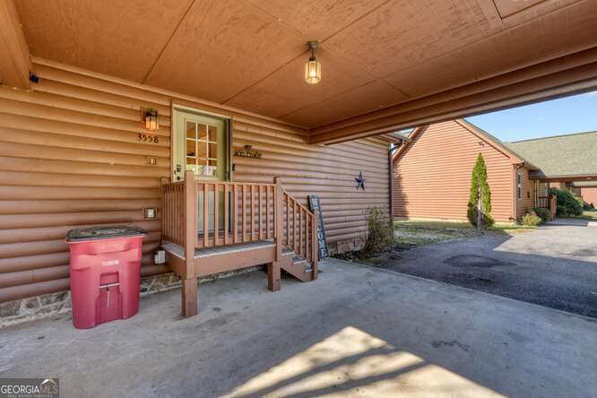 3558 Riverfront Lane Property Photo 9
