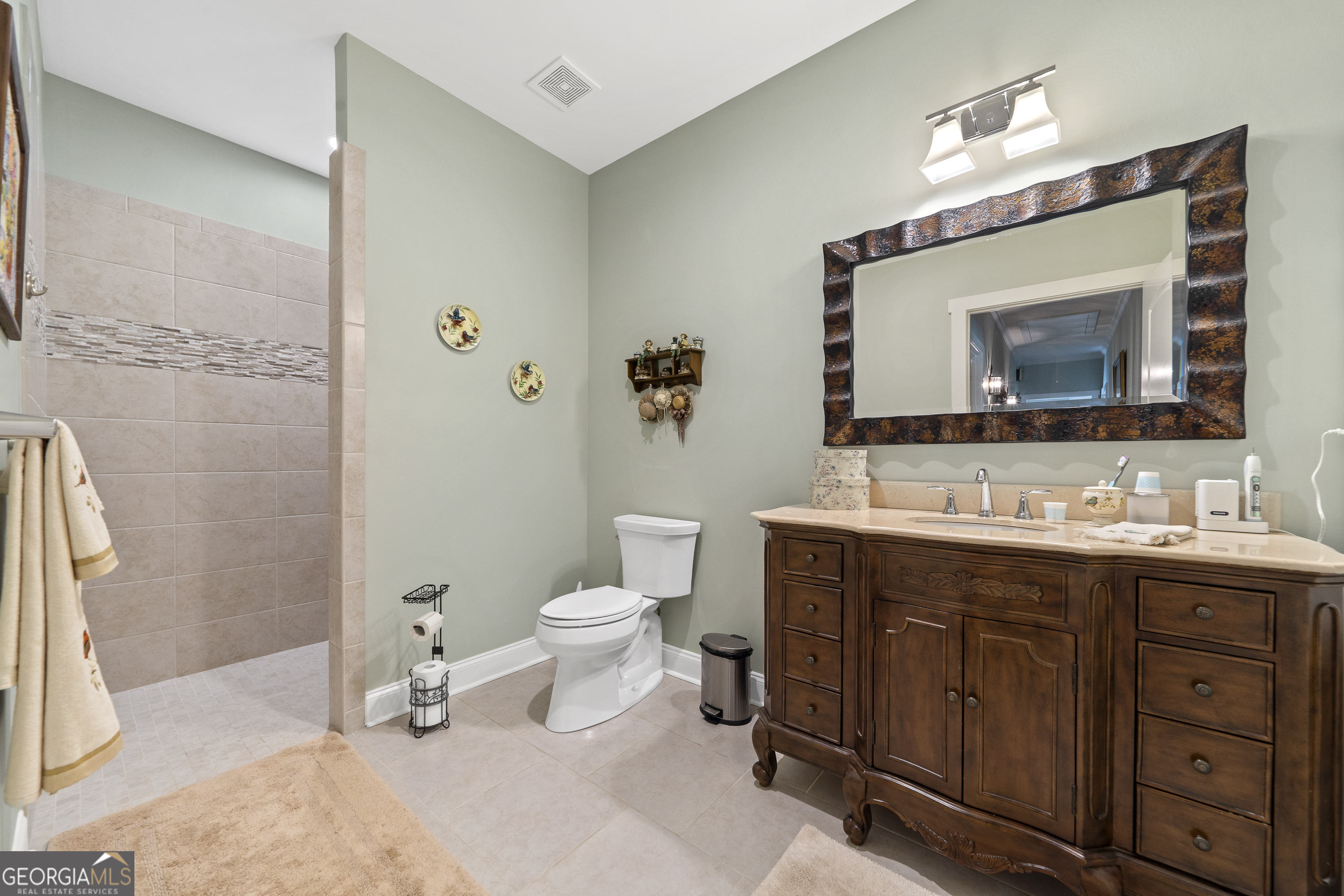 340 Thomas Drive Property Photo 40