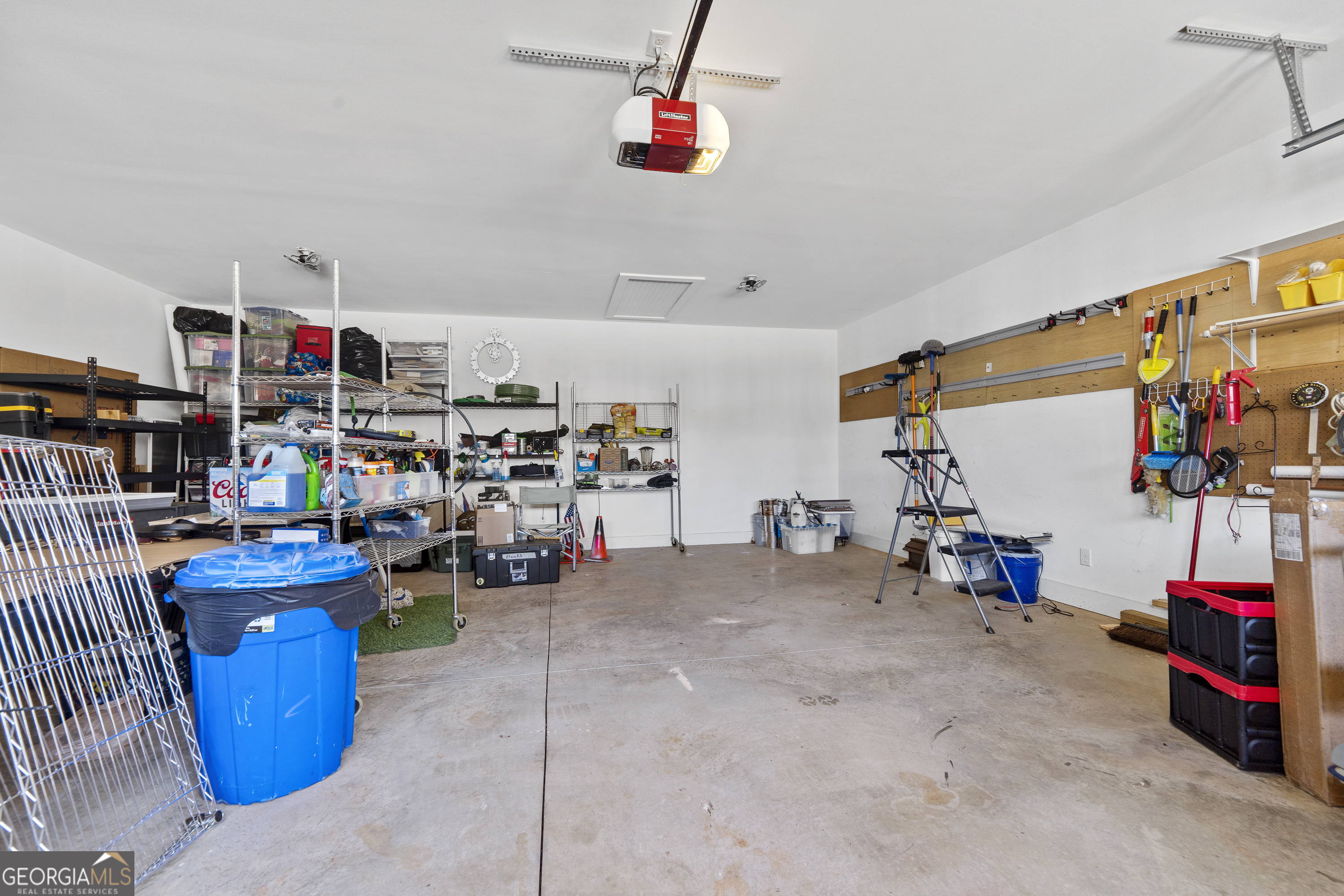 340 Thomas Drive Property Photo 48