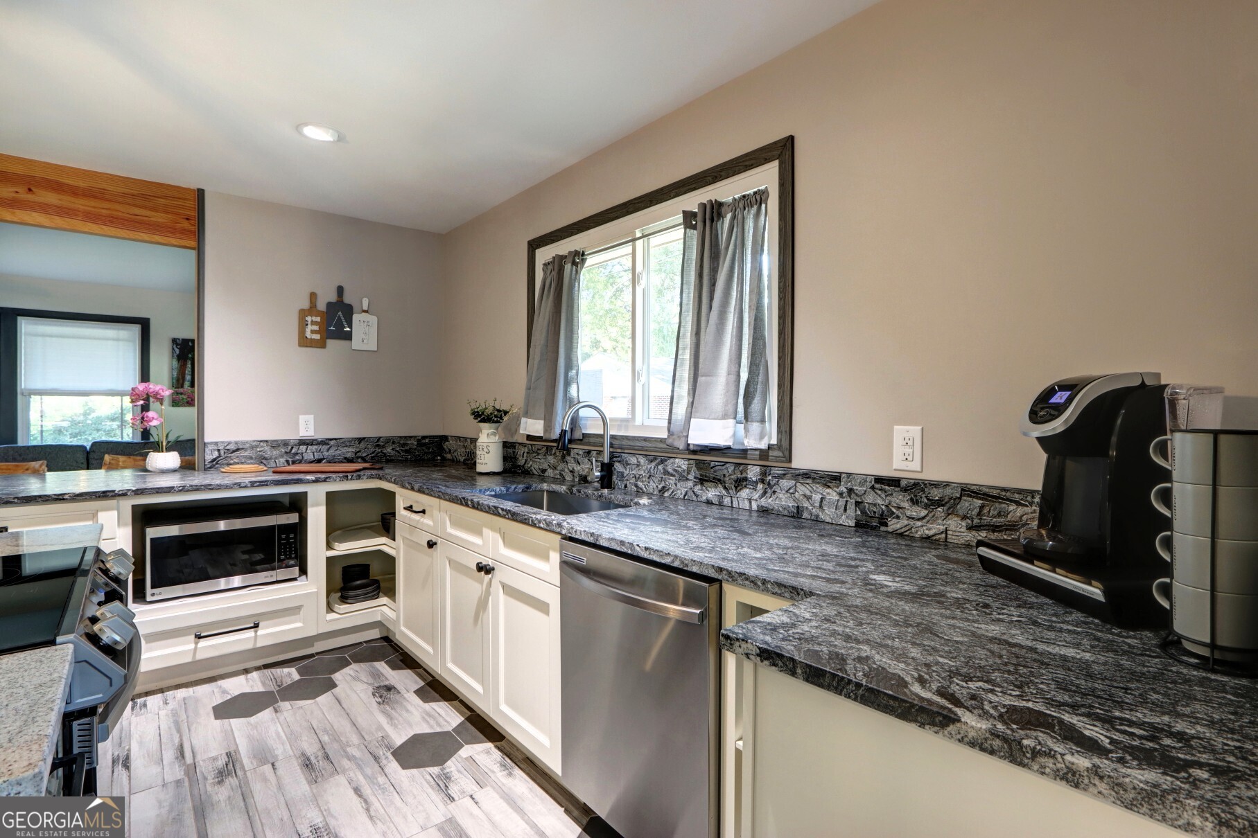 171 Smith Avenue Property Photo 16