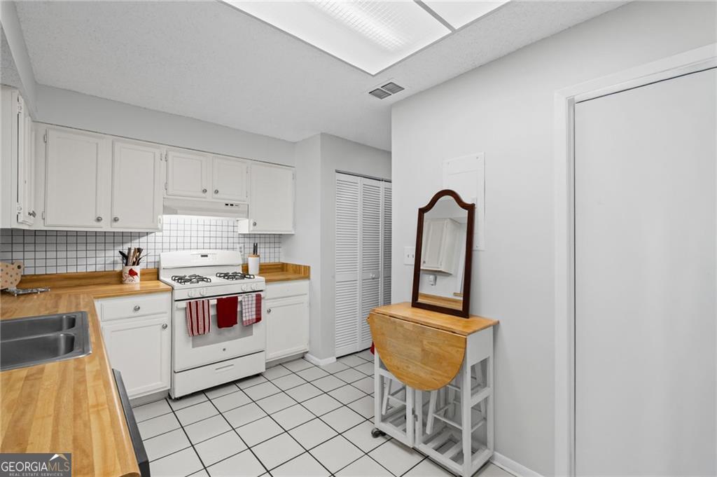 36 Matawan Circle Se Property Photo 12