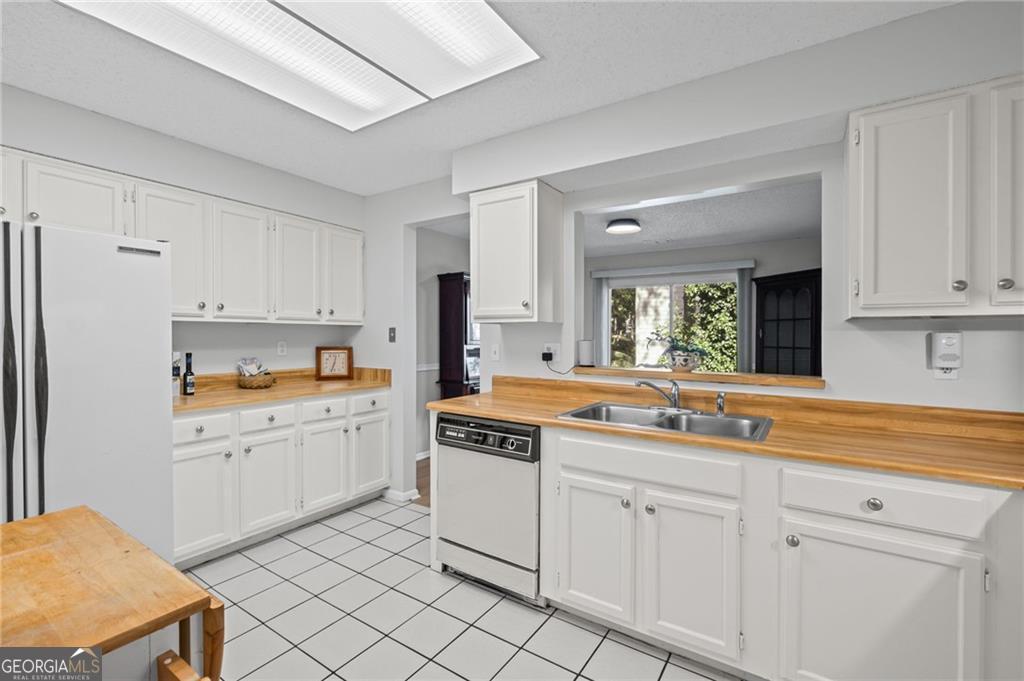 36 Matawan Circle Se Property Photo 14