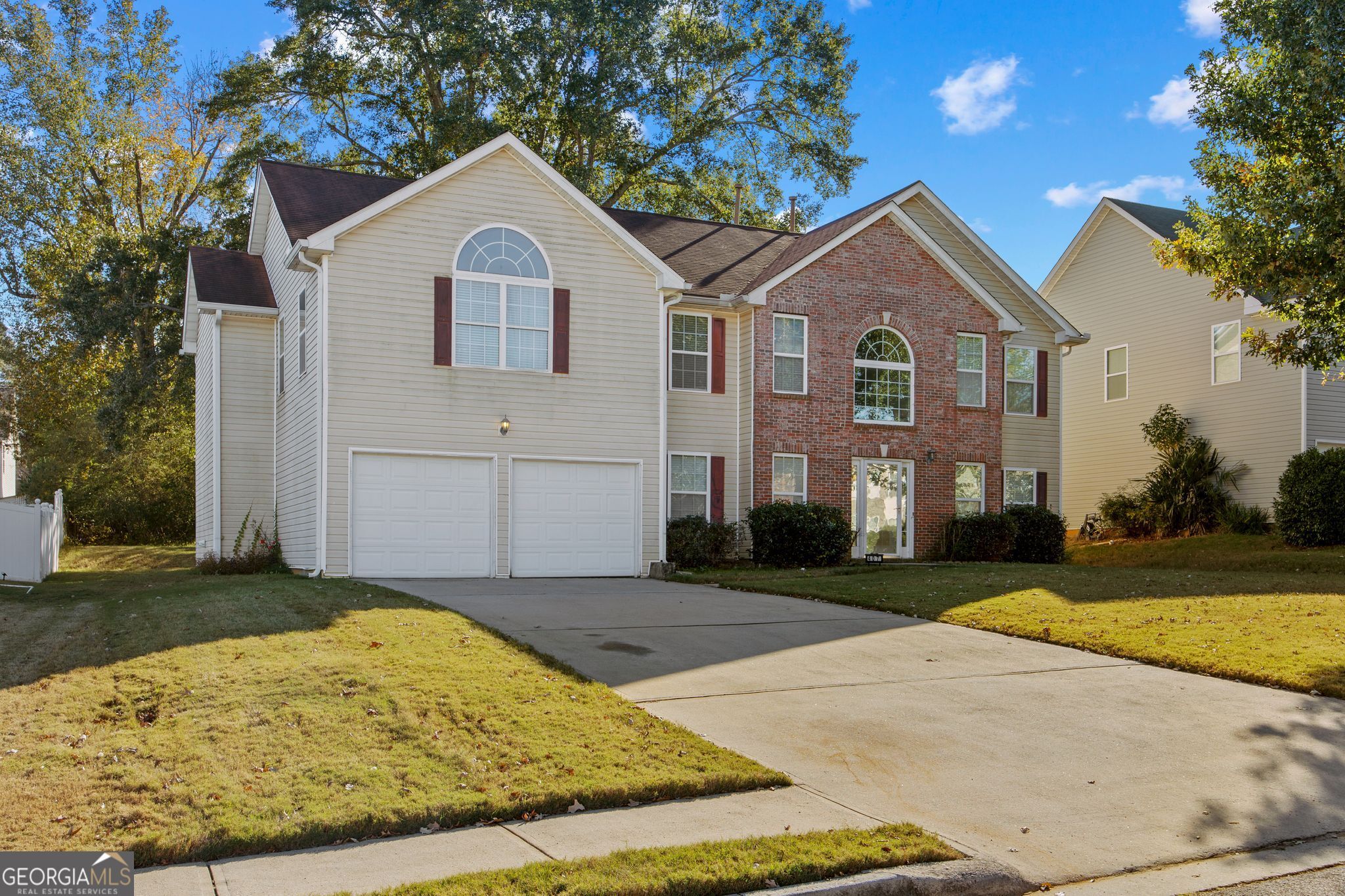 407 Grier Drive Property Photo 2