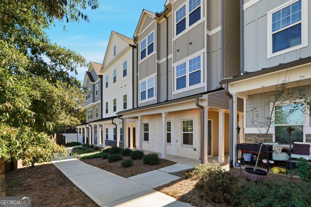 2108 Irvin Court Property Photo 1