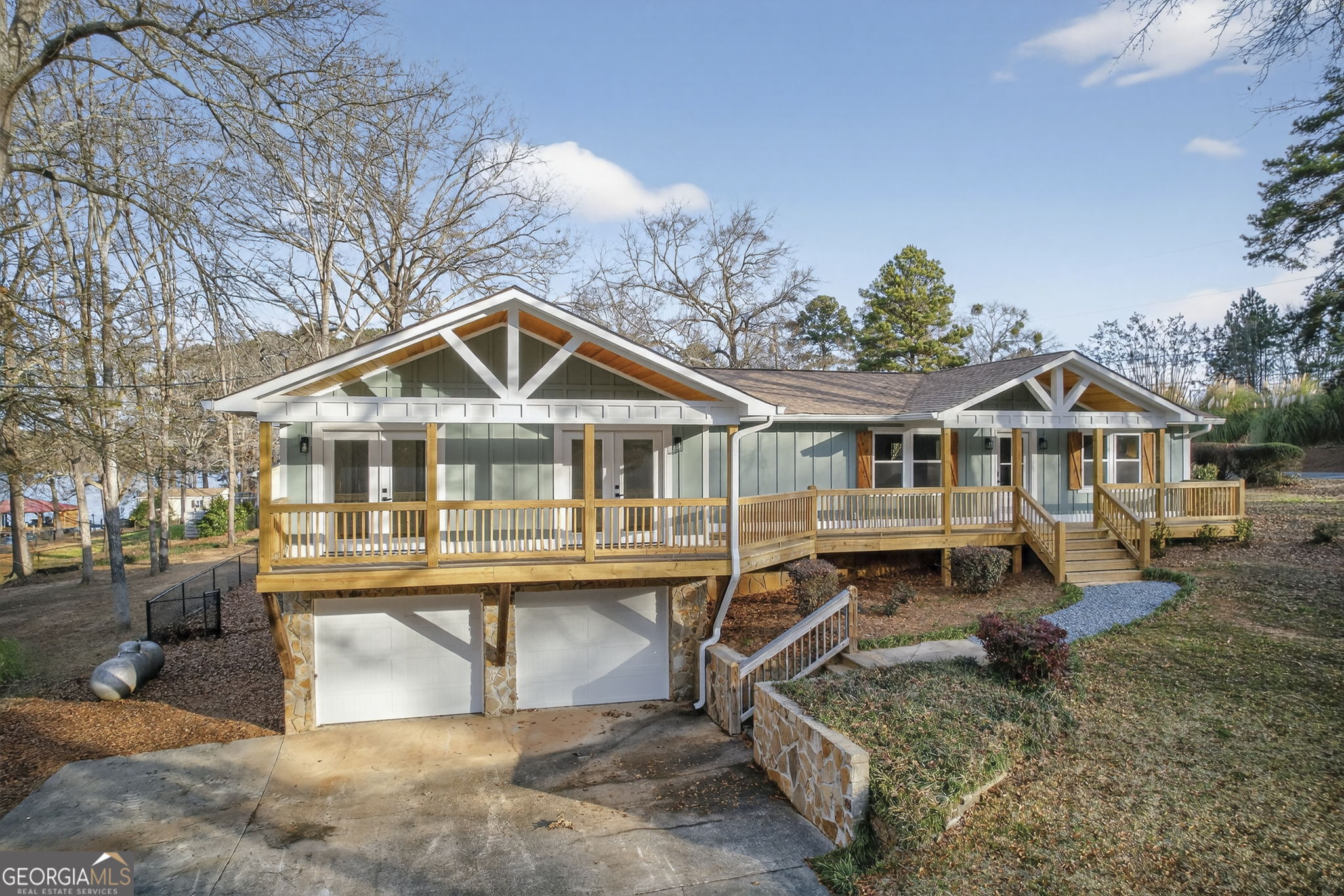 113 Admirality Way Property Photo 1