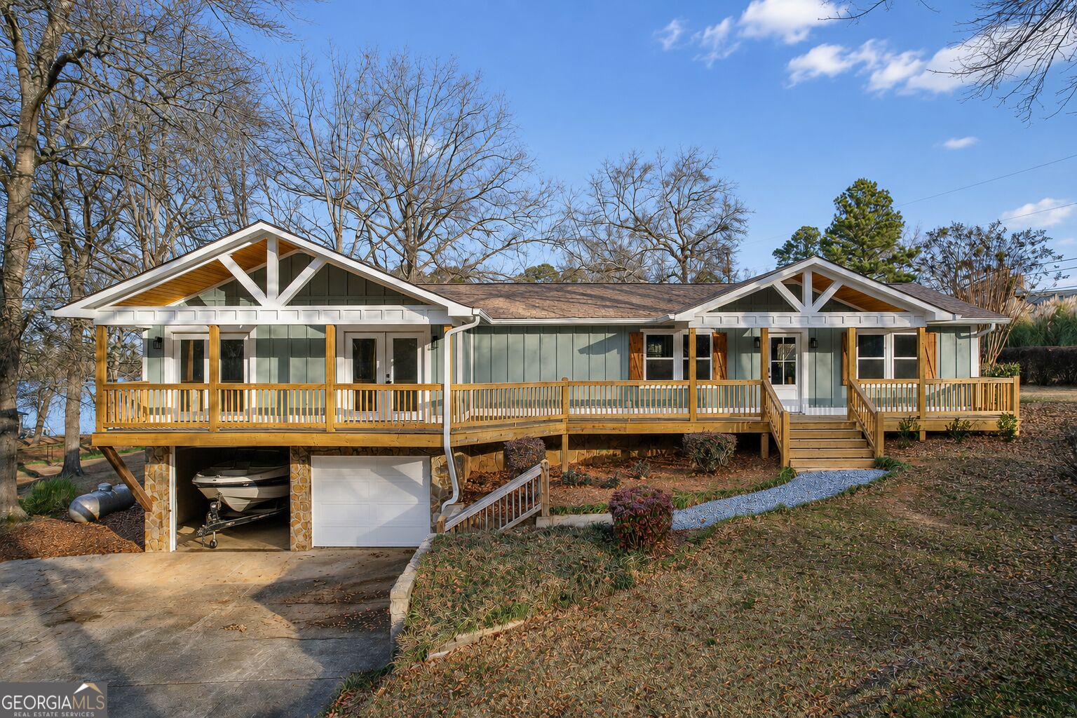 113 Admirality Way Property Photo 2