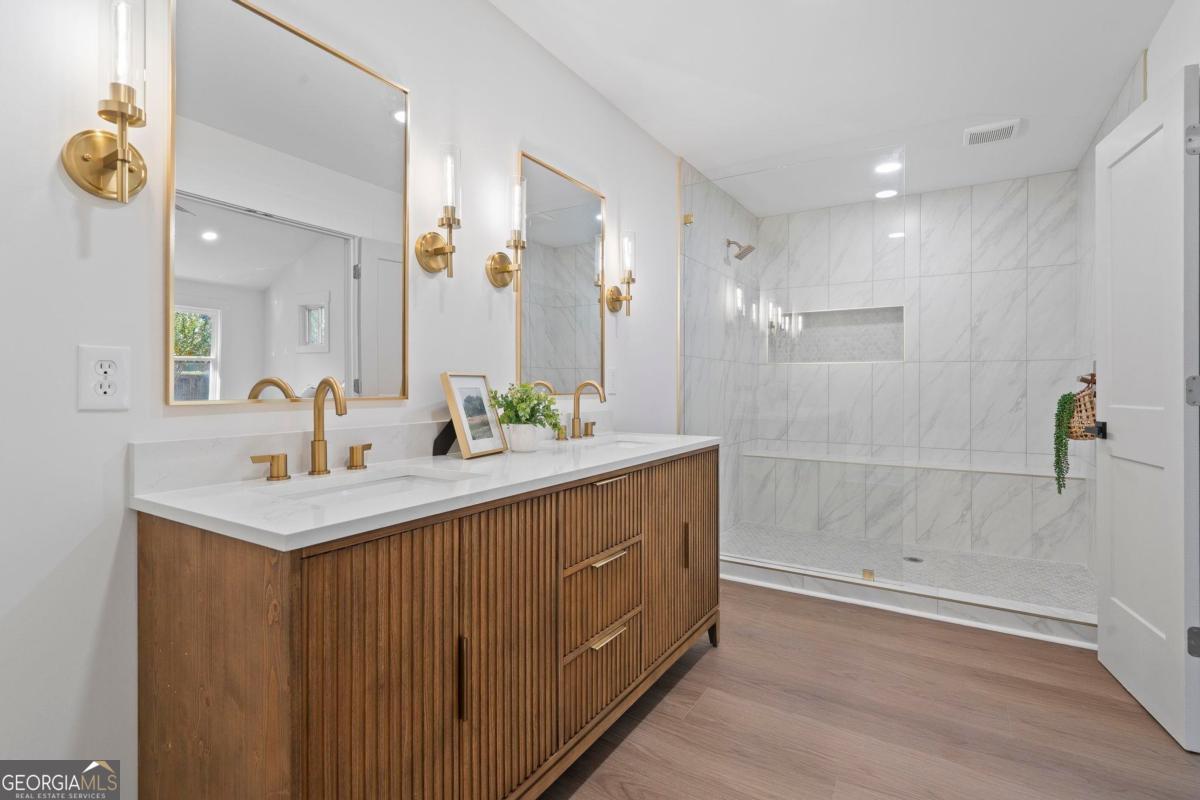 113 Admirality Way Property Photo 6