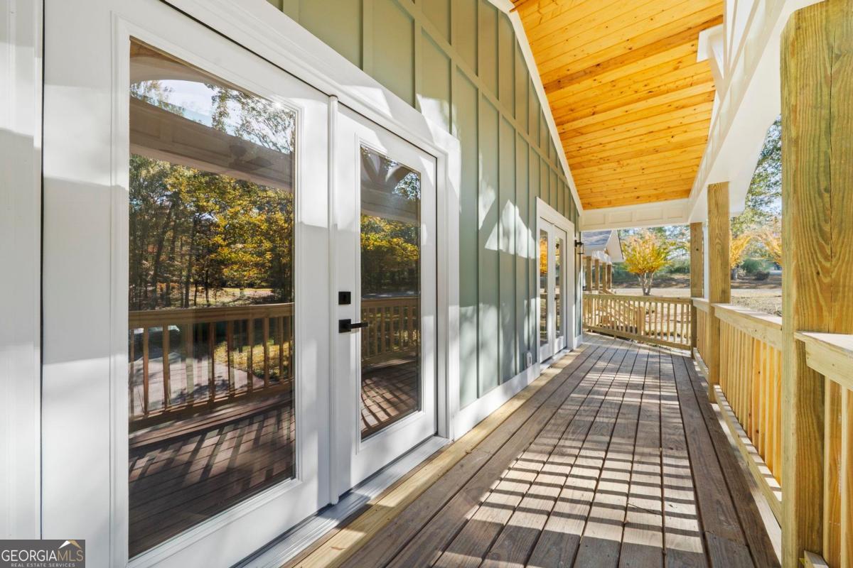 113 Admirality Way Property Photo 11