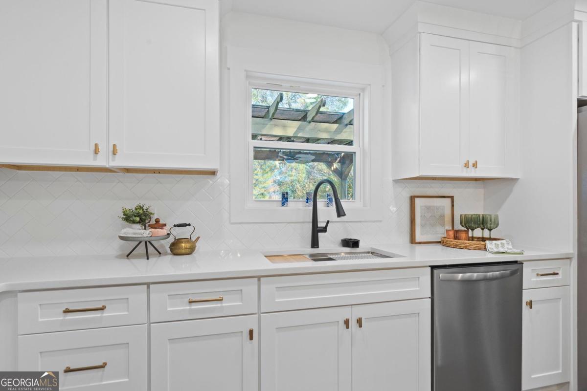 113 Admirality Way Property Photo 25