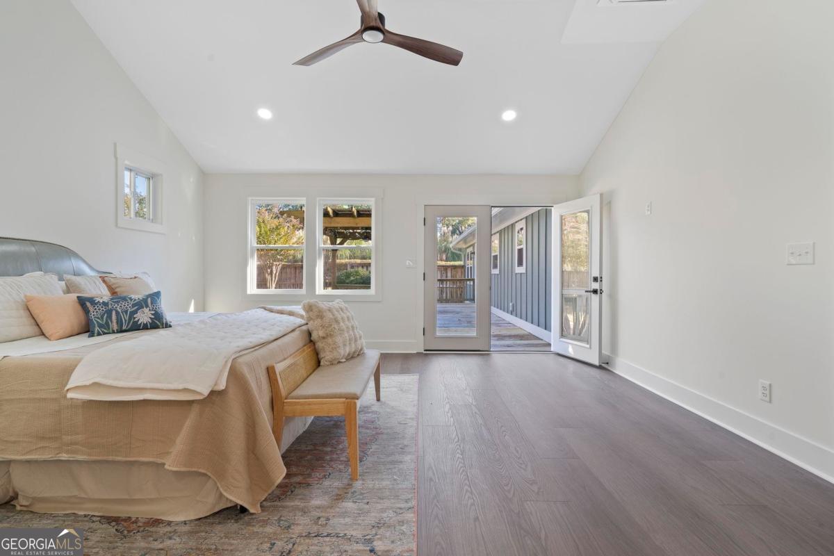 113 Admirality Way Property Photo 43