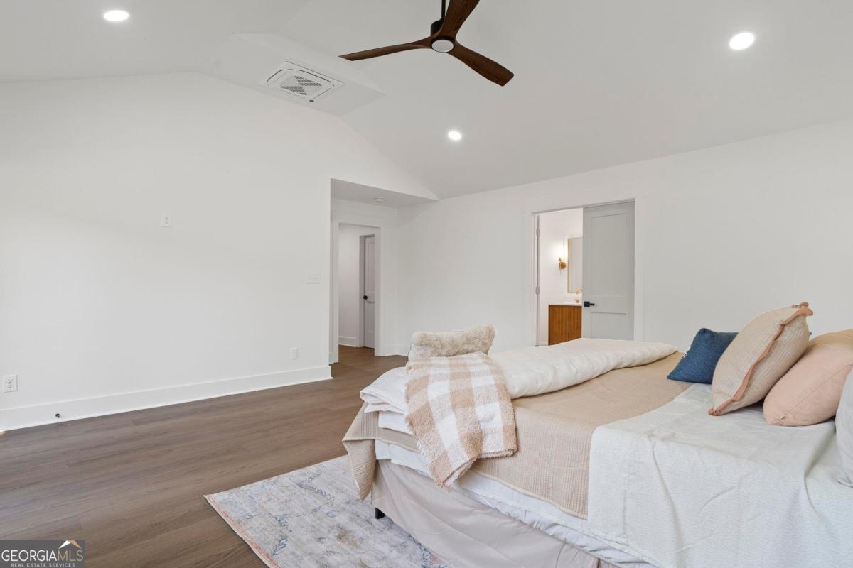 113 Admirality Way Property Photo 44