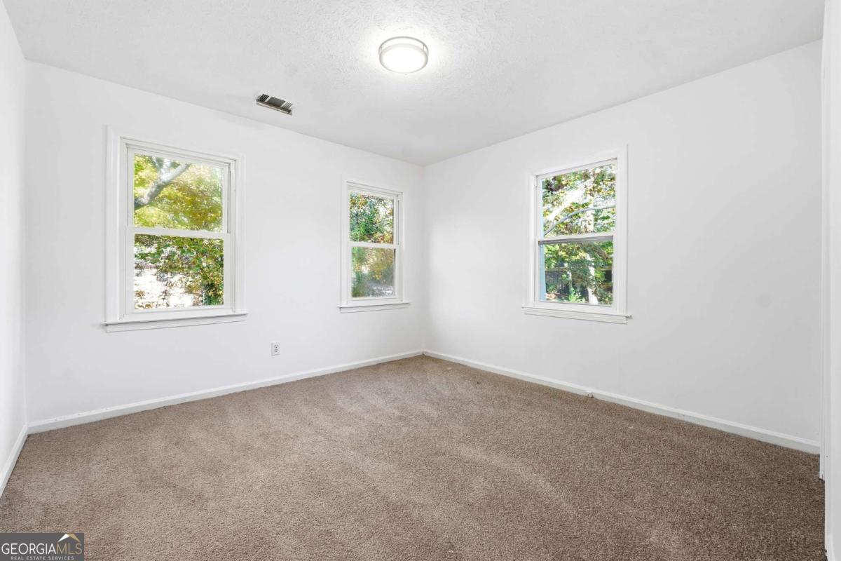6917 Laurelwood Drive Property Photo 7